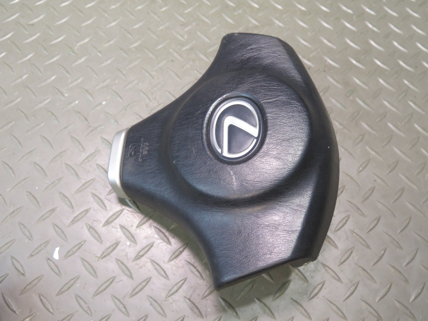 01-05 LEXUS IS300 FRONT LEFT DRIVER SIDE STEERING WHEEL SRS AIRBAG OEM