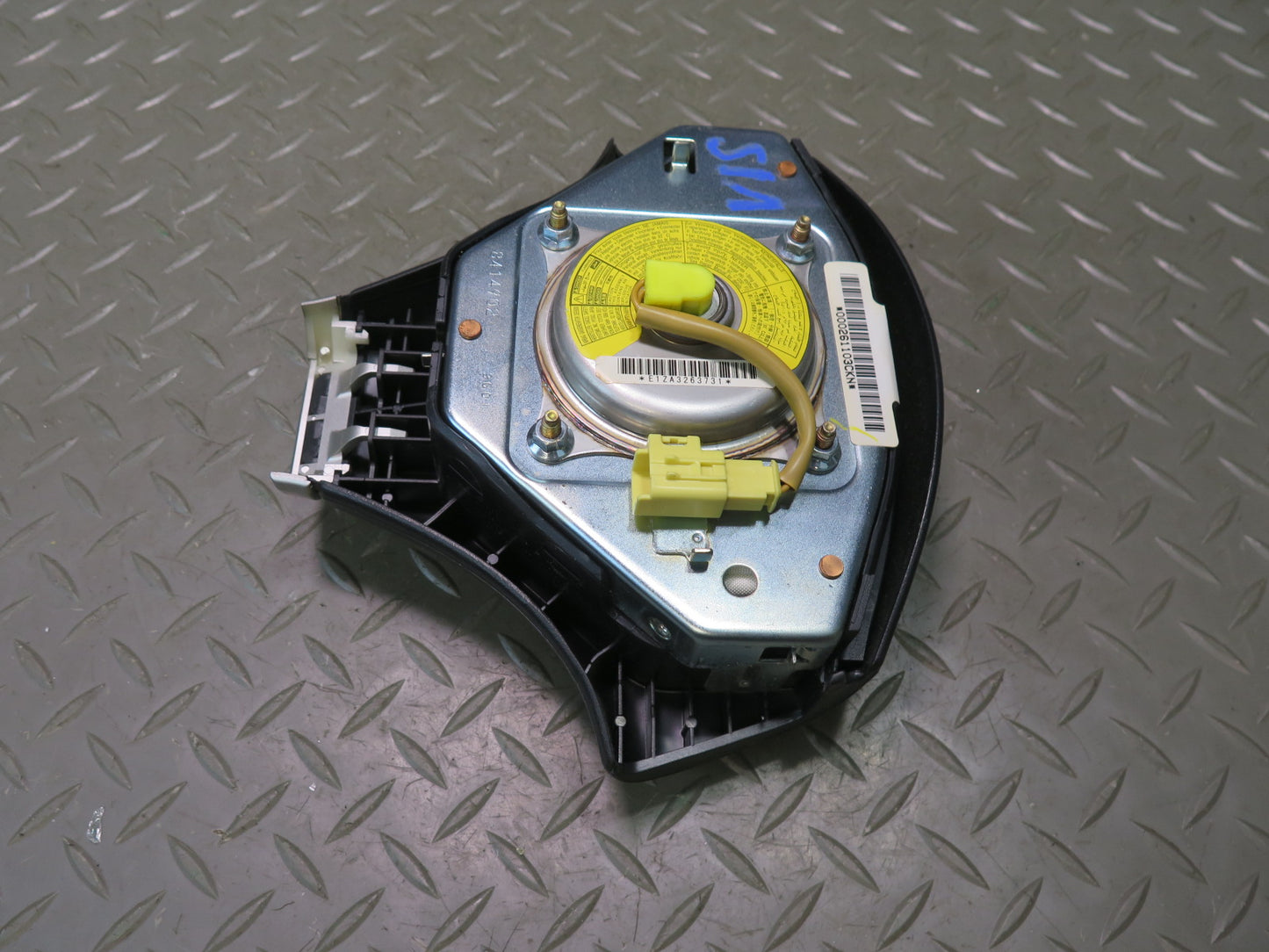 01-05 LEXUS IS300 FRONT LEFT DRIVER SIDE STEERING WHEEL SRS AIRBAG OEM