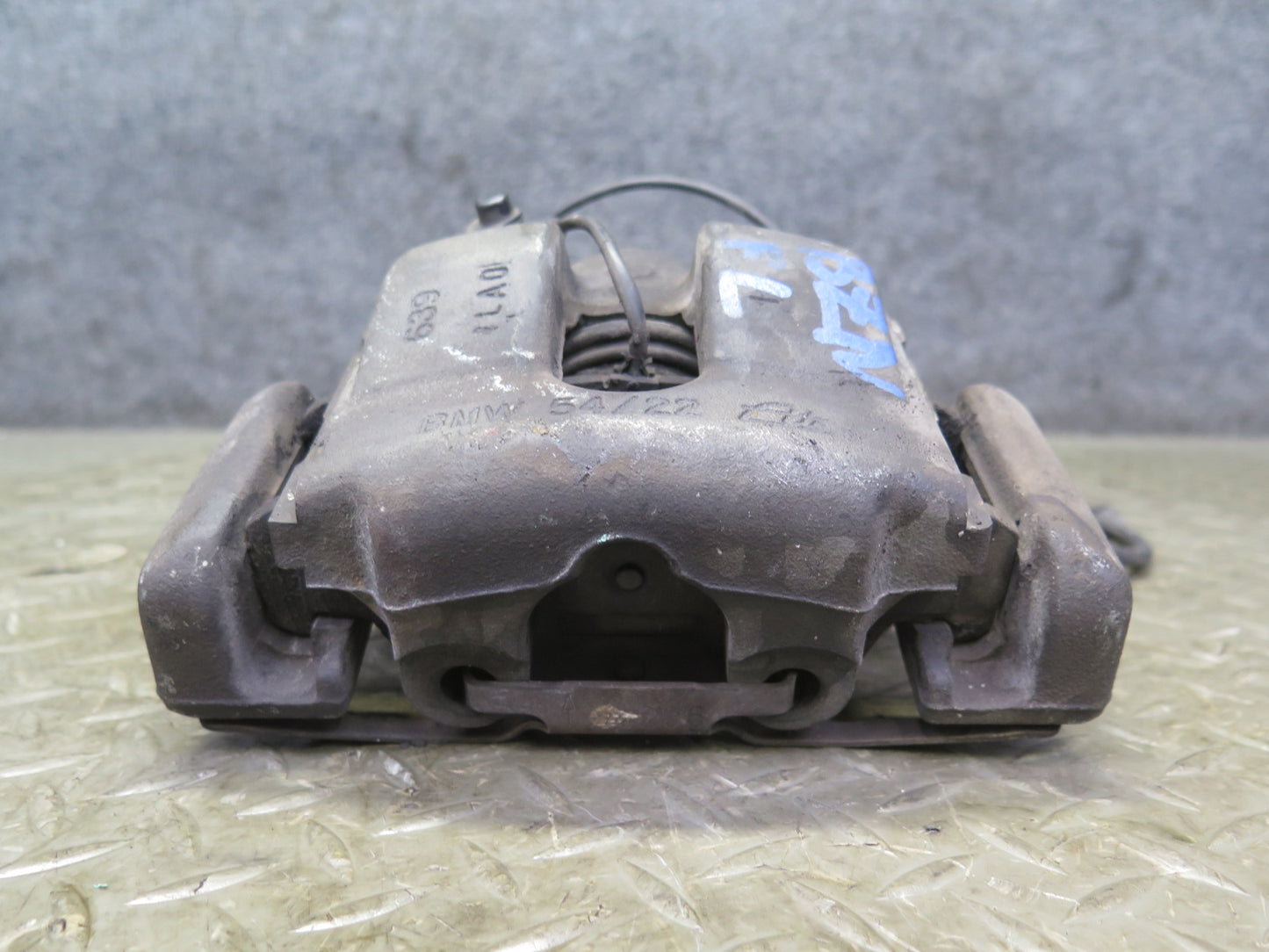 03-08 BMW E85 Z4 3.0L RWD Set of 2 Front Left & Right Brake Caliper OEM