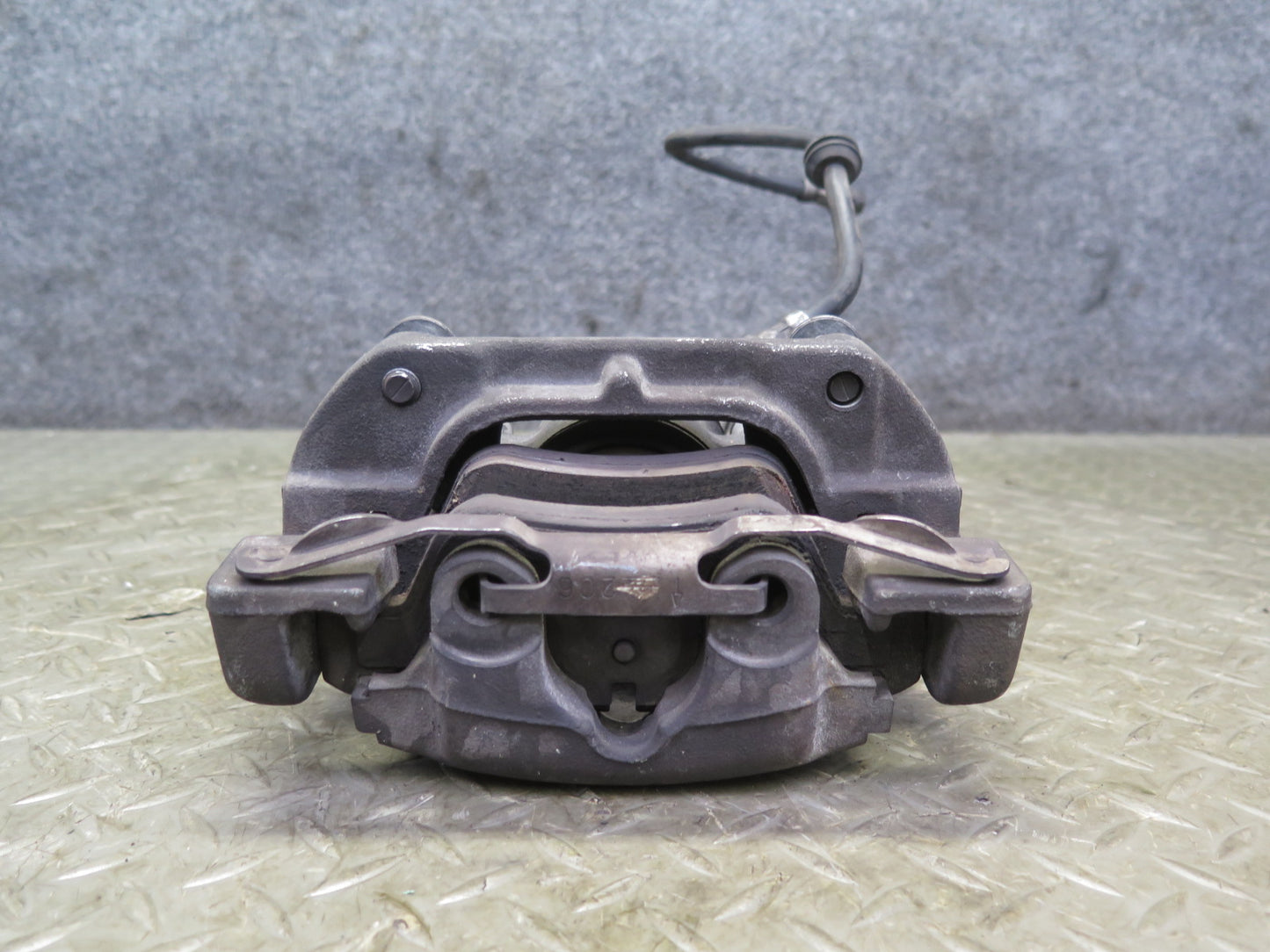 03-08 BMW E85 Z4 3.0L RWD Set of 2 Front Left & Right Brake Caliper OEM