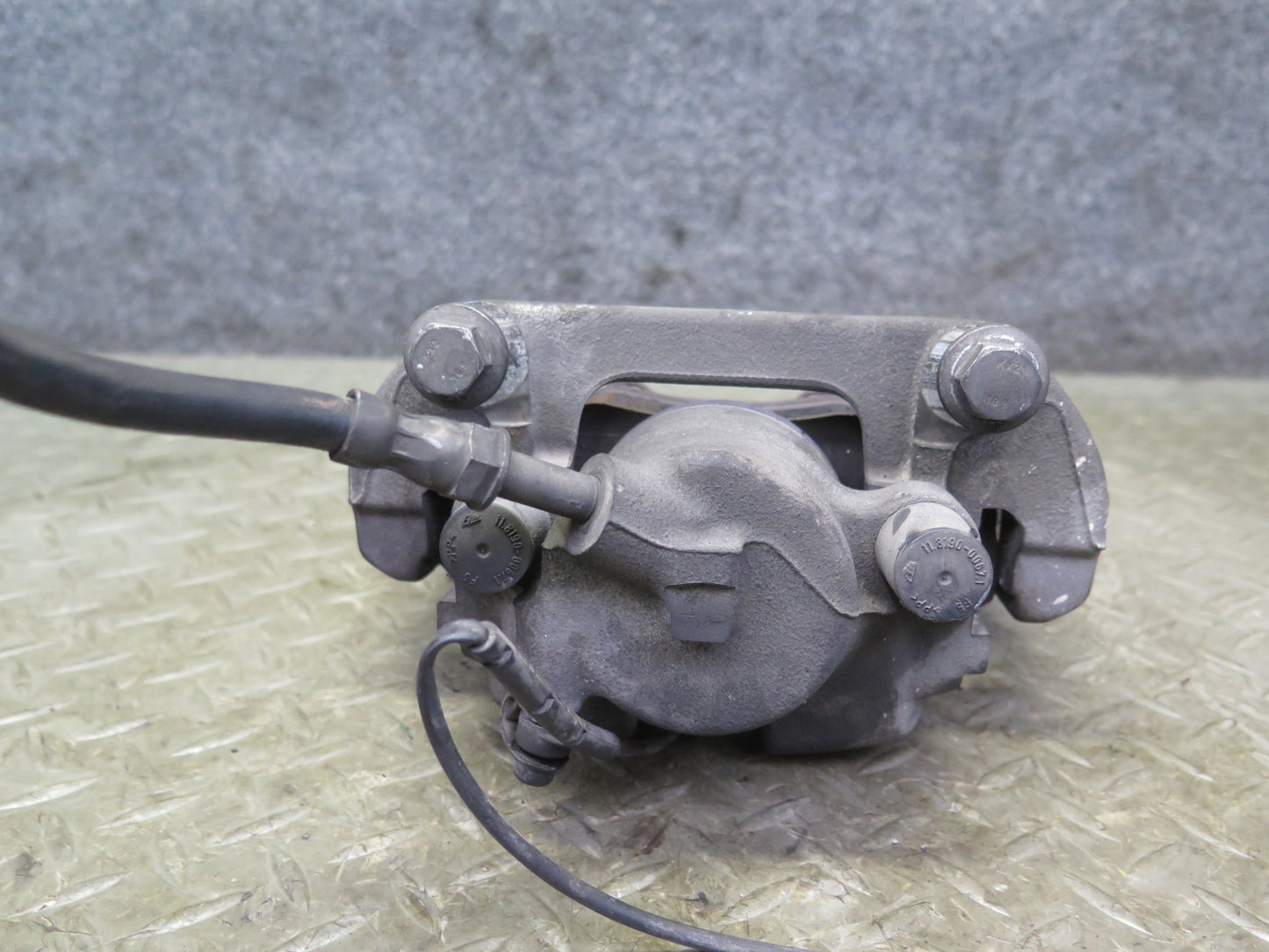 03-08 BMW E85 Z4 3.0L RWD Set of 2 Front Left & Right Brake Caliper OEM