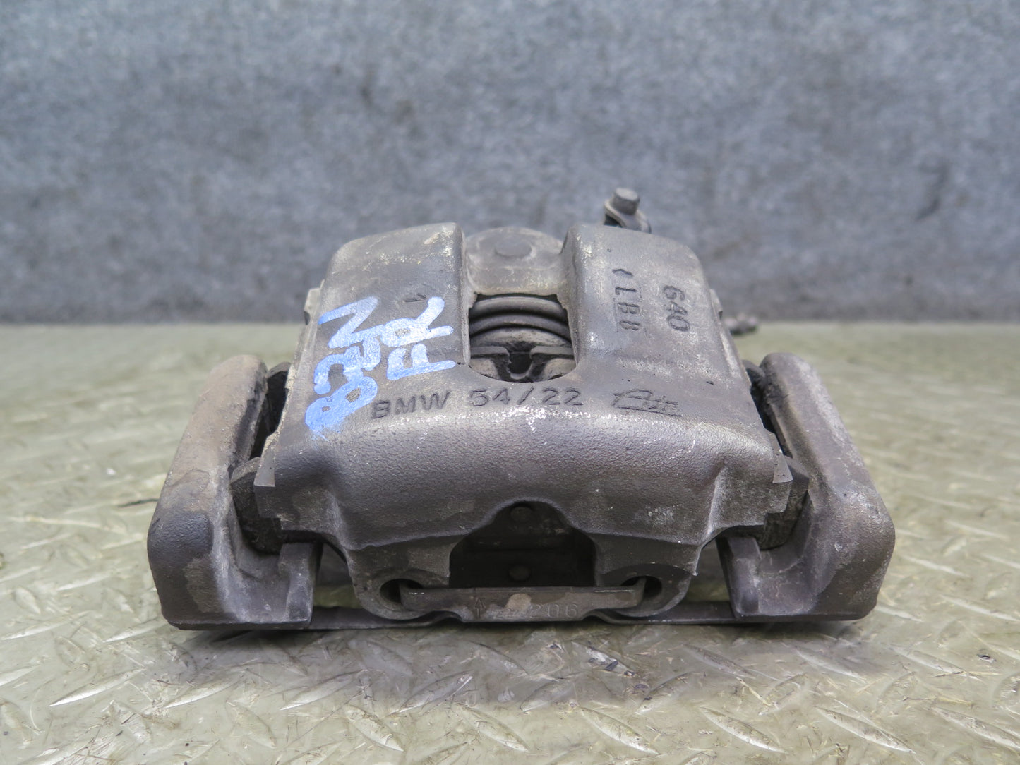 03-08 BMW E85 Z4 3.0L RWD Set of 2 Front Left & Right Brake Caliper OEM