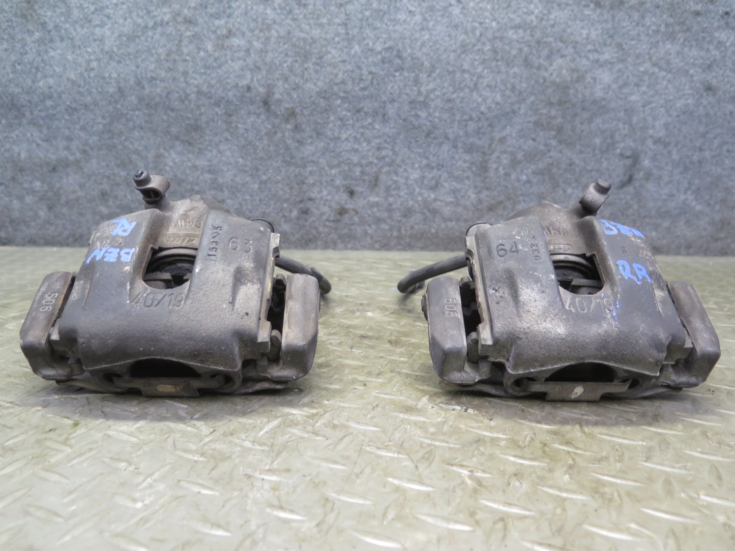 03-08 BMW E86 E85 Z4 3.0L RWD Set of 2 Rear Left & Right Brake Caliper OEM