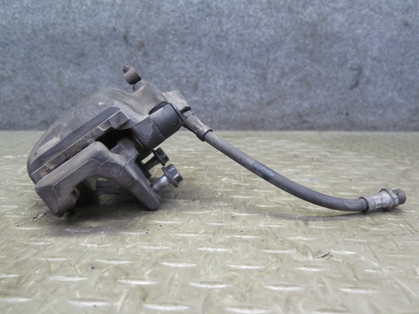 03-08 BMW E86 E85 Z4 3.0L RWD Set of 2 Rear Left & Right Brake Caliper OEM