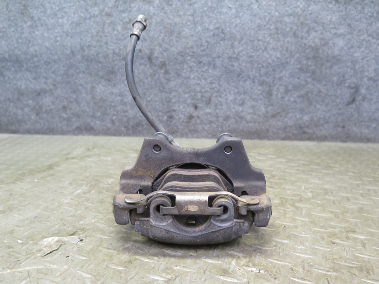 03-08 BMW E86 E85 Z4 3.0L RWD Set of 2 Rear Left & Right Brake Caliper OEM