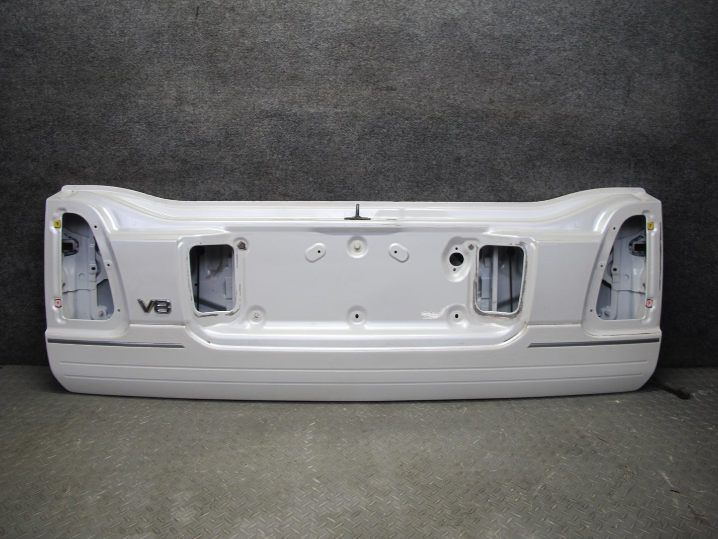 2003 Lexus UZJ100L LX470 Rear Trunk Lid Tailgate Lower Gate Panel White
