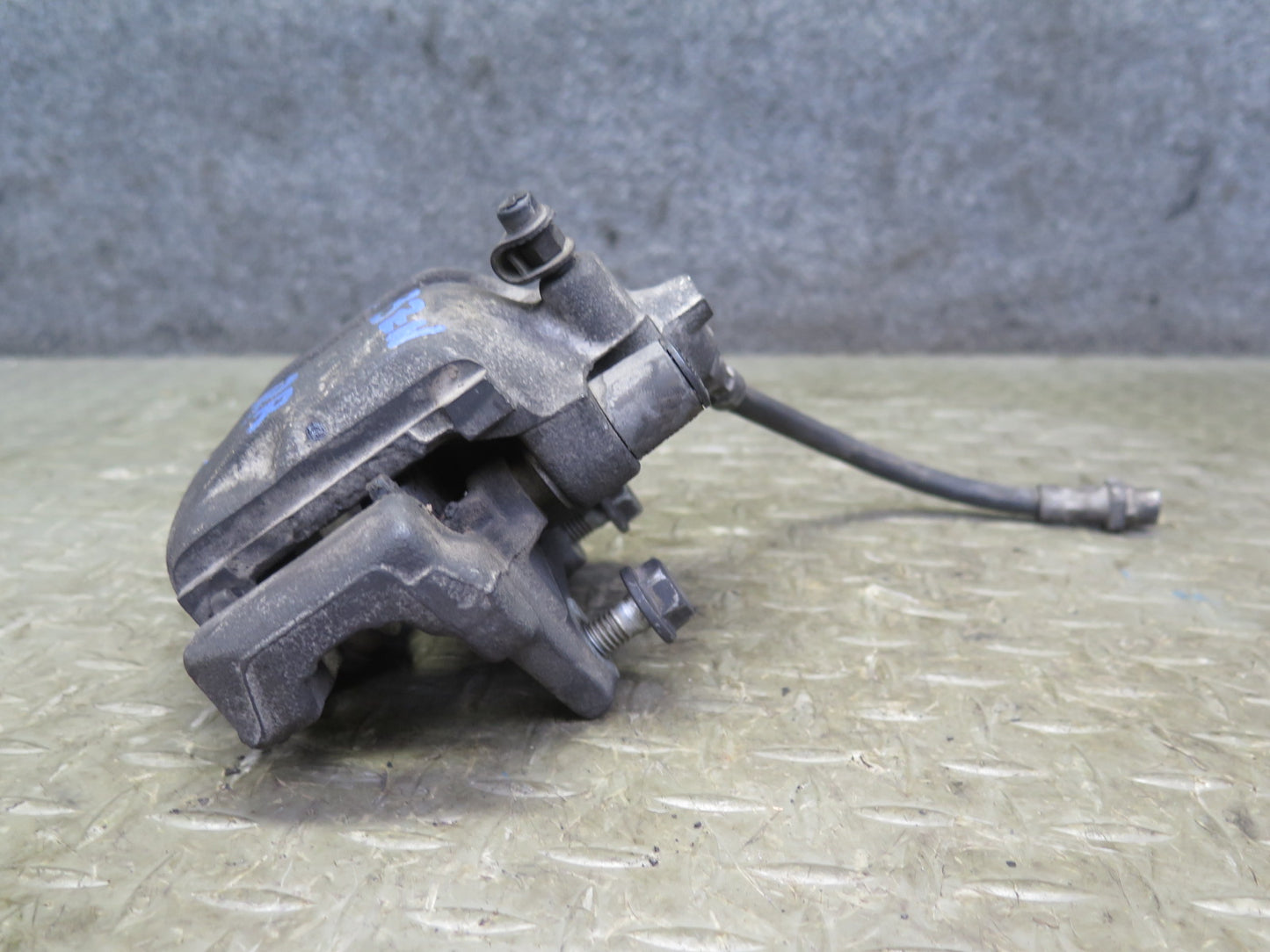 03-08 BMW E86 E85 Z4 3.0L RWD Set of 2 Rear Left & Right Brake Caliper OEM