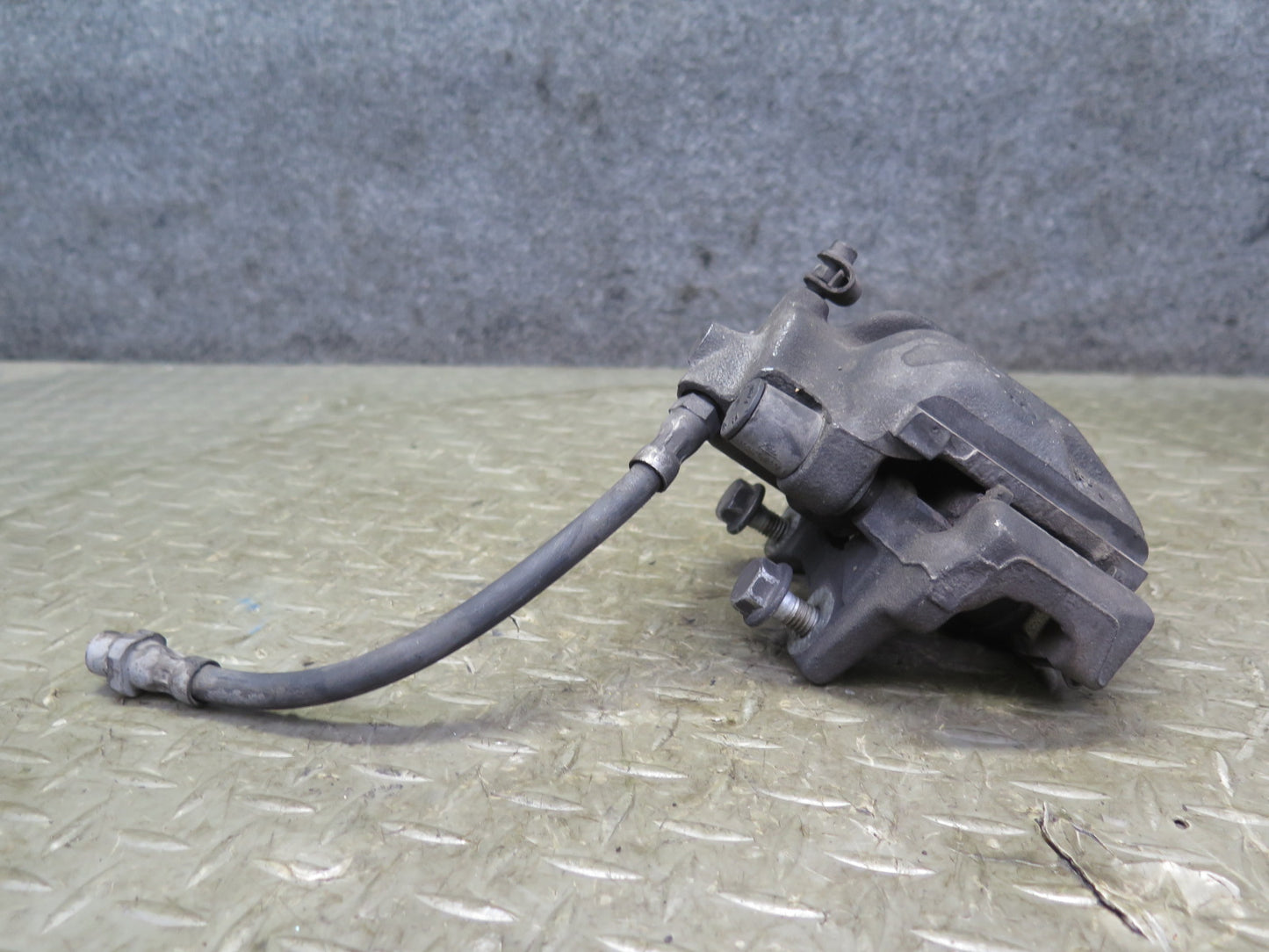 03-08 BMW E86 E85 Z4 3.0L RWD Set of 2 Rear Left & Right Brake Caliper OEM