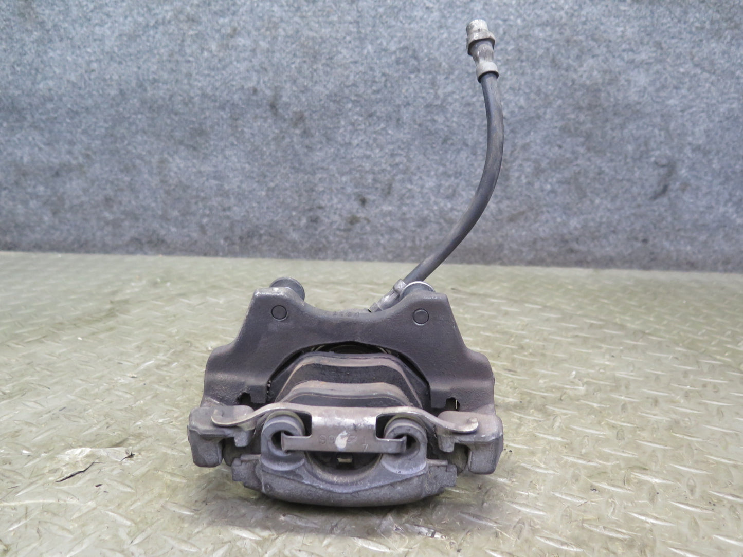 03-08 BMW E86 E85 Z4 3.0L RWD Set of 2 Rear Left & Right Brake Caliper OEM