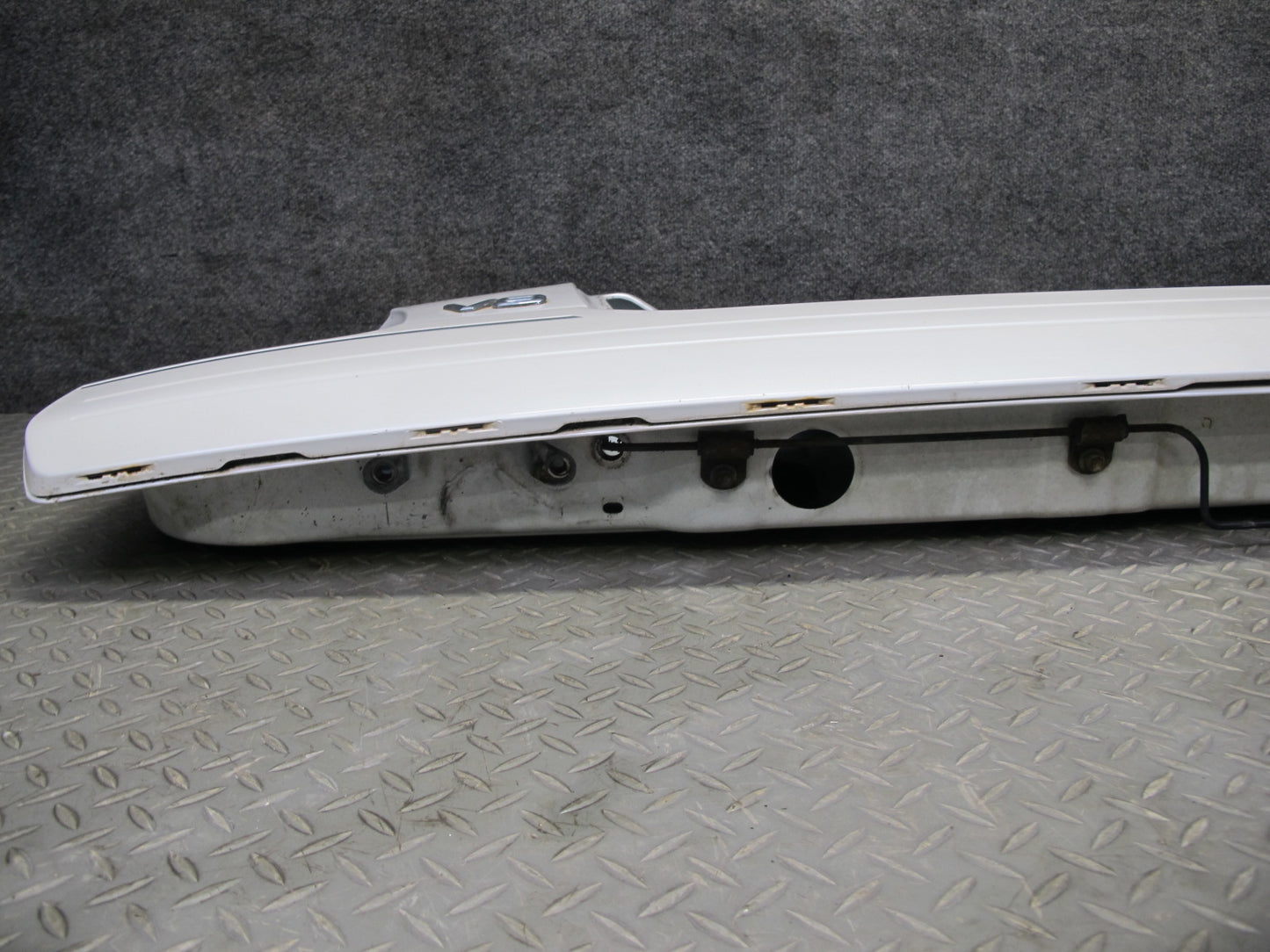 2003 Lexus UZJ100L LX470 Rear Trunk Lid Tailgate Lower Gate Panel White