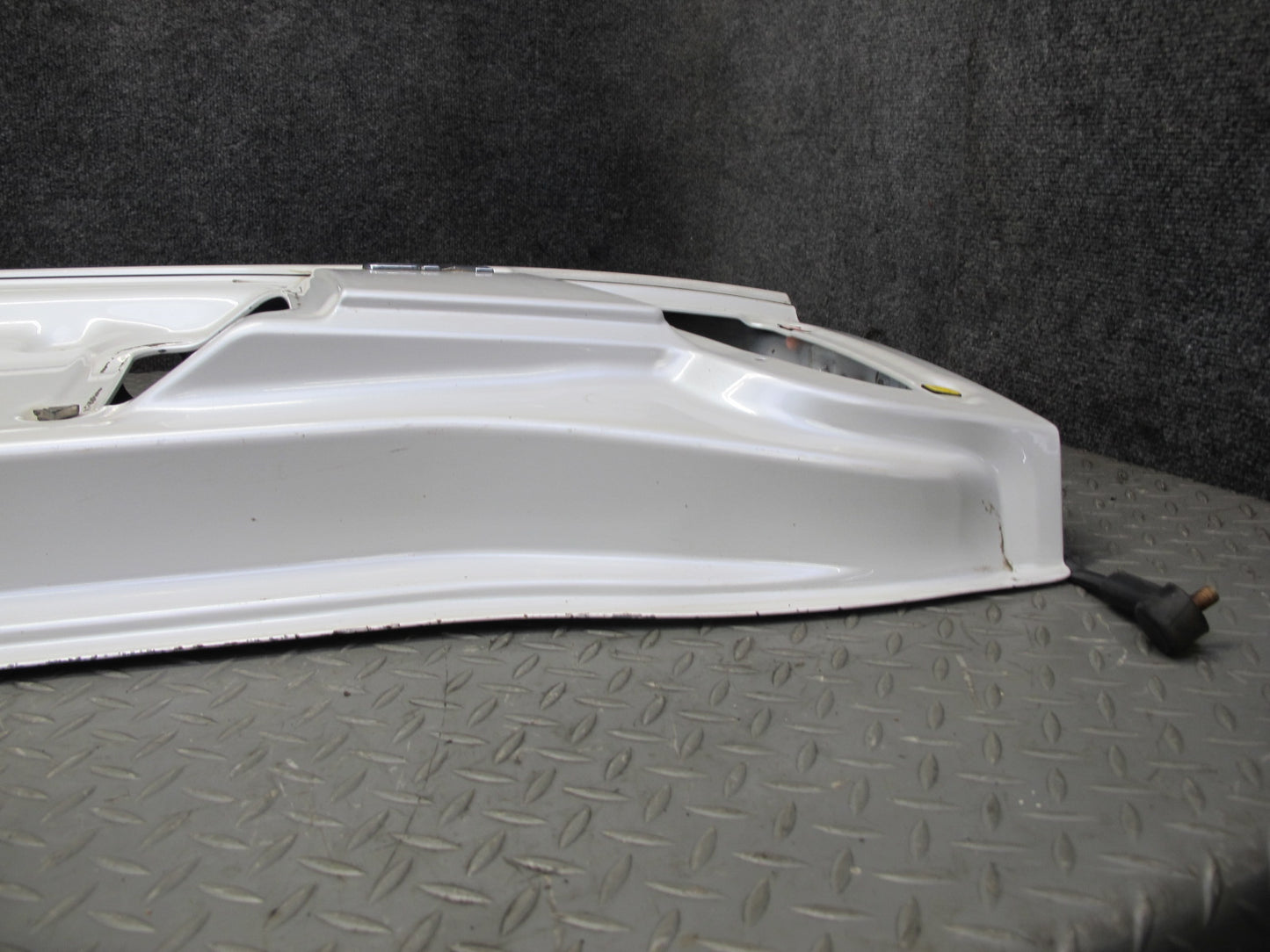2003 Lexus UZJ100L LX470 Rear Trunk Lid Tailgate Lower Gate Panel White