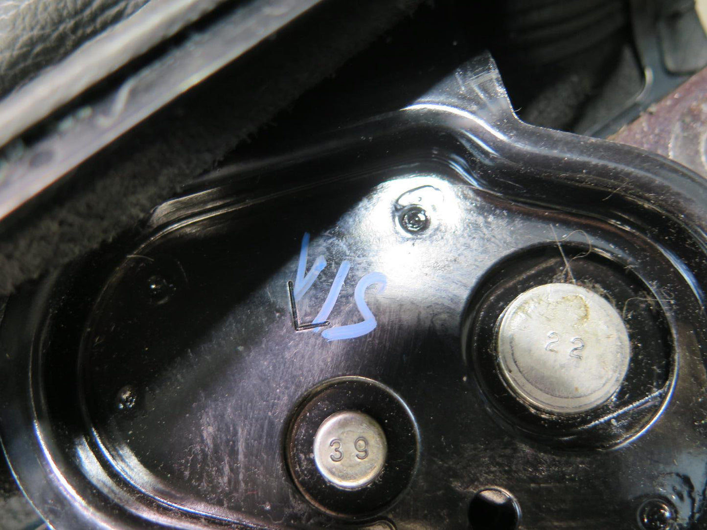 01-05 Lexus JCE10L IS300 Emergency Parking Hand Brake Handle w Boot Cover OEM