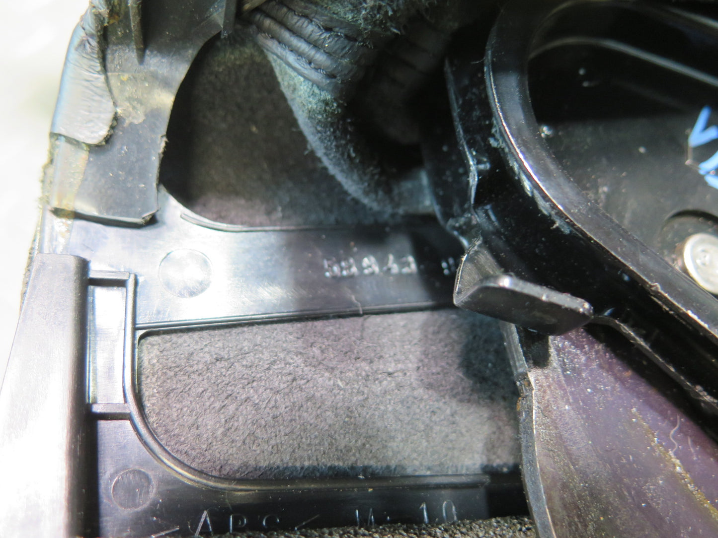 01-05 Lexus JCE10L IS300 Emergency Parking Hand Brake Handle w Boot Cover OEM