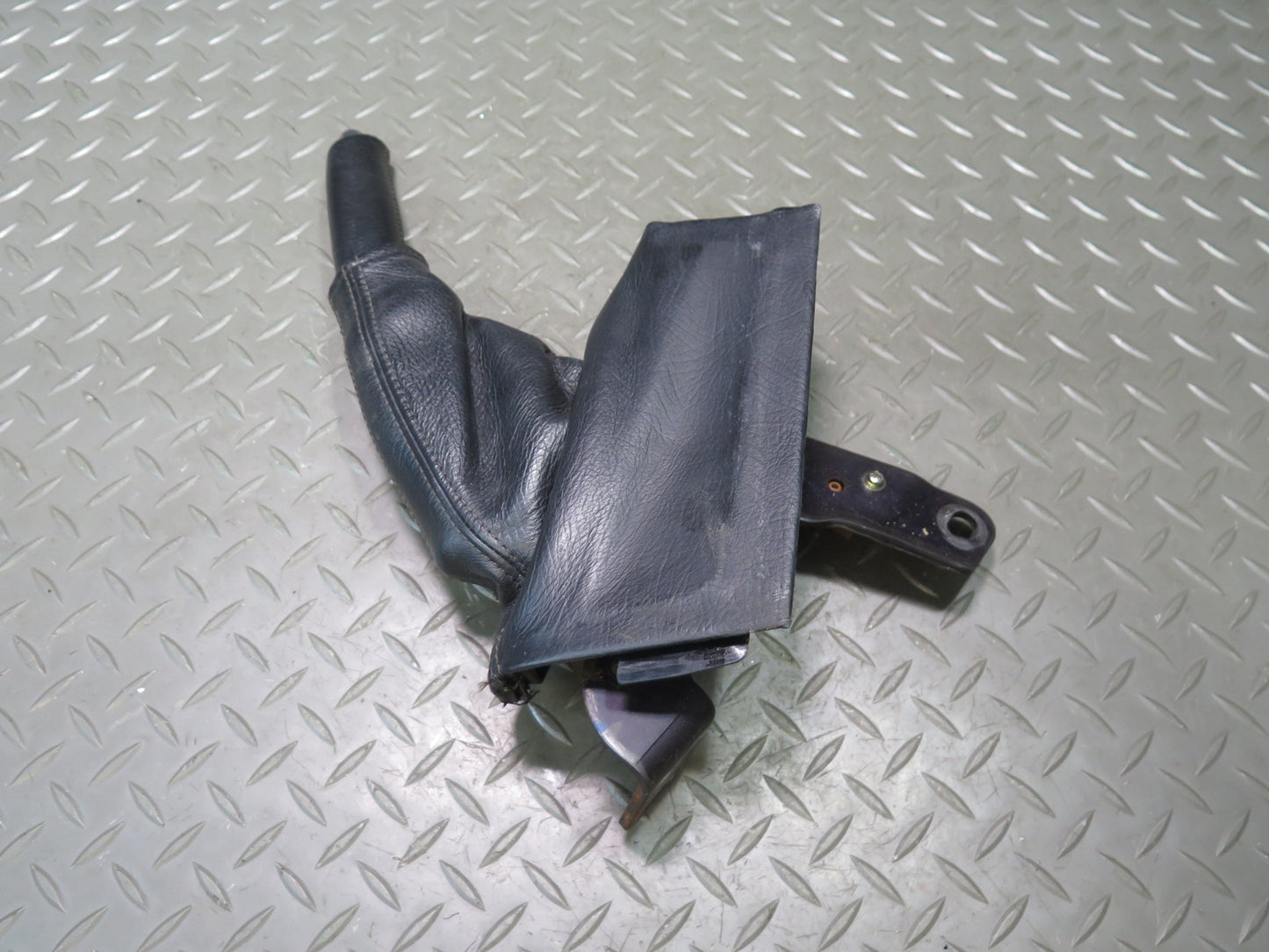 01-05 Lexus JCE10L IS300 Emergency Parking Hand Brake Handle w Boot Cover OEM