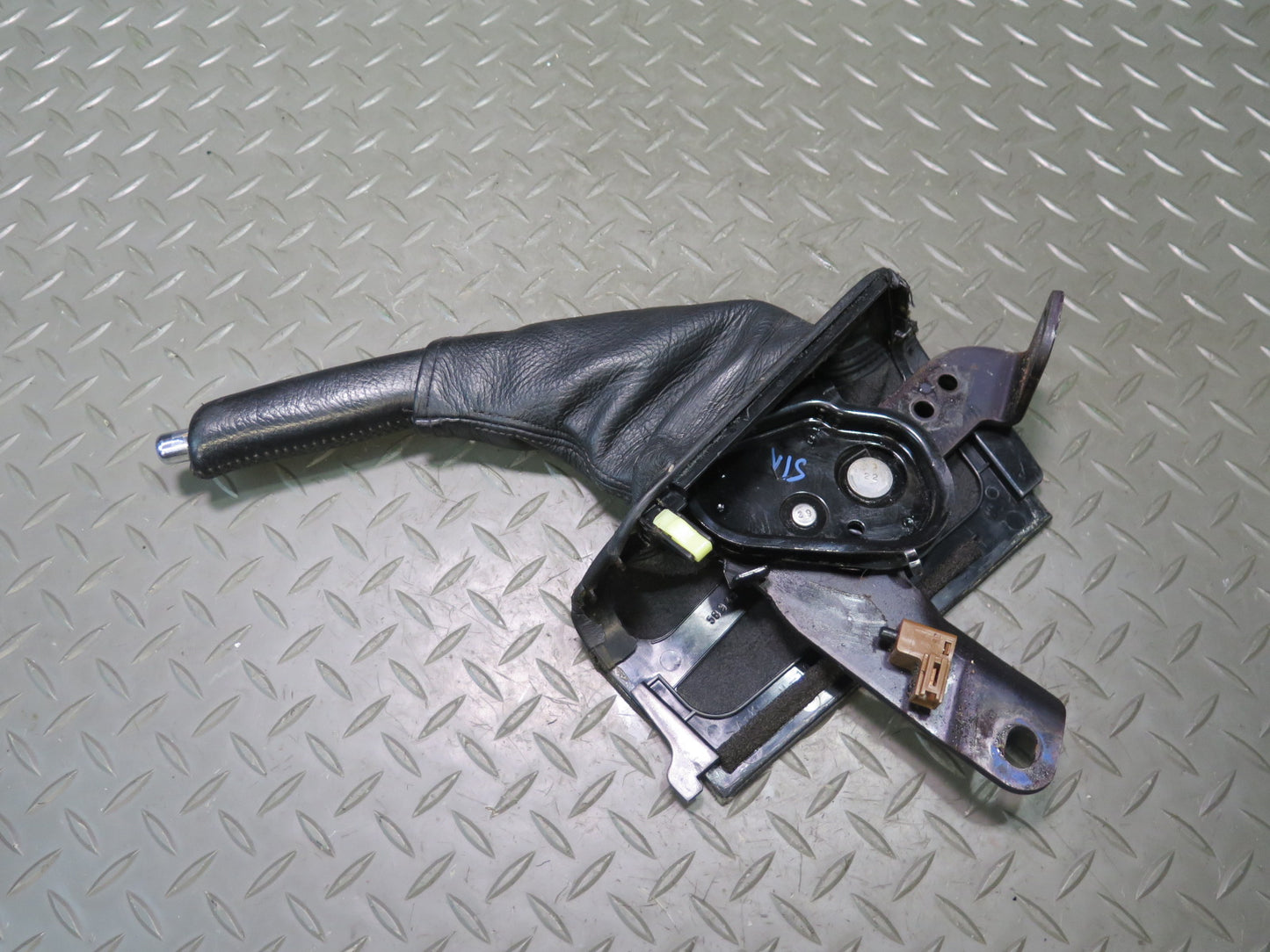 01-05 Lexus JCE10L IS300 Emergency Parking Hand Brake Handle w Boot Cover OEM