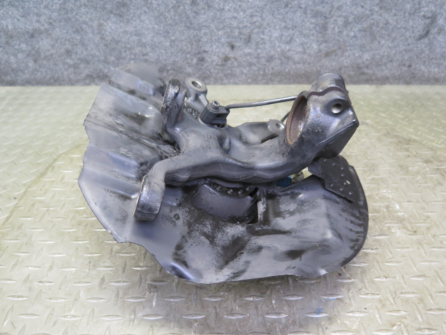 03-08 BMW E85 Z4 RWD Front Left Spindle Knuckle Wheel Hub Bearing OEM