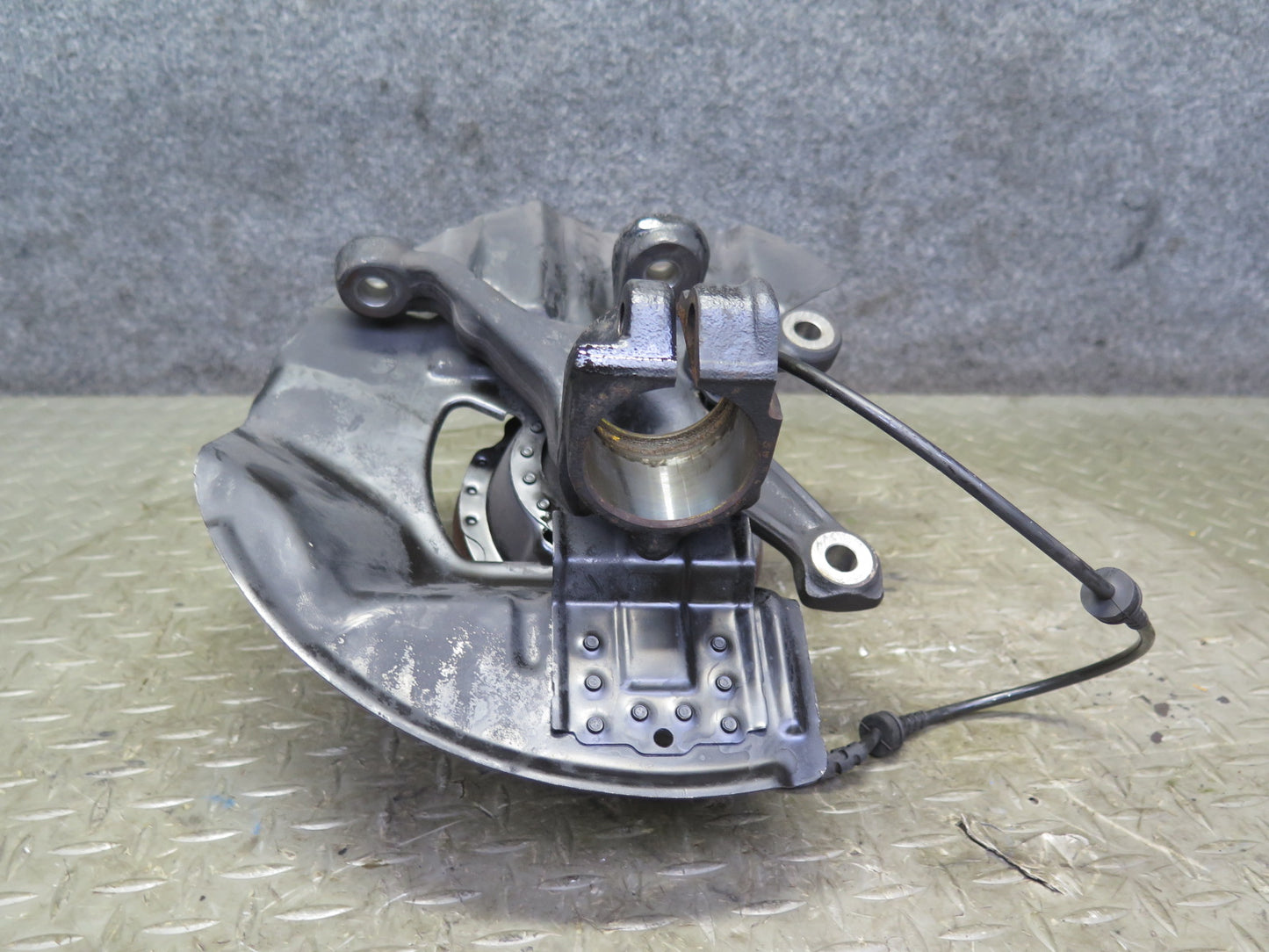 03-08 BMW E85 Z4 RWD Front Left Spindle Knuckle Wheel Hub Bearing OEM