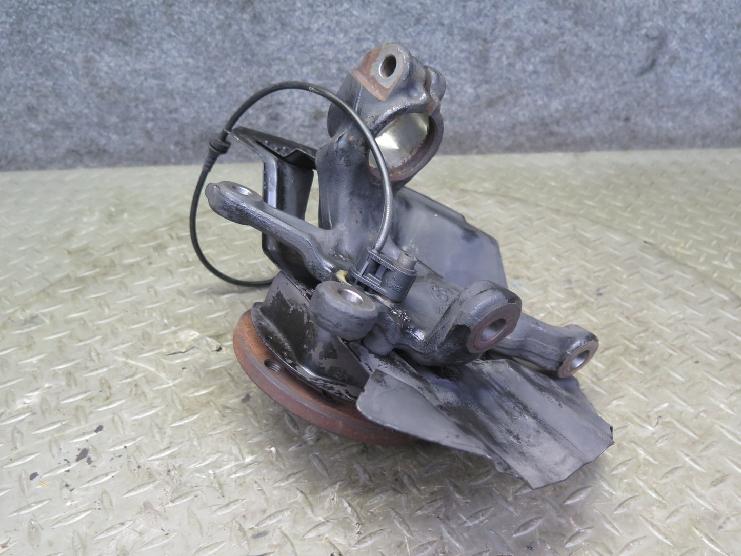 03-08 BMW E85 Z4 RWD Front Left Spindle Knuckle Wheel Hub Bearing OEM