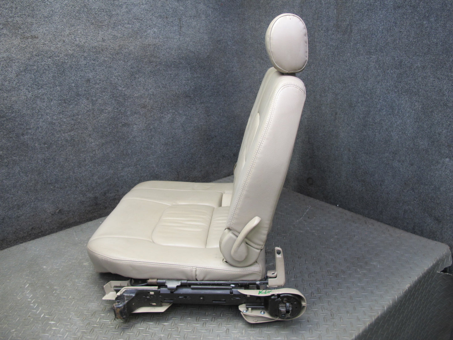 2003-2005 Lexus UZJ100L LX470 Rear Third 3RD ROW Left & Right Leather Seat Set