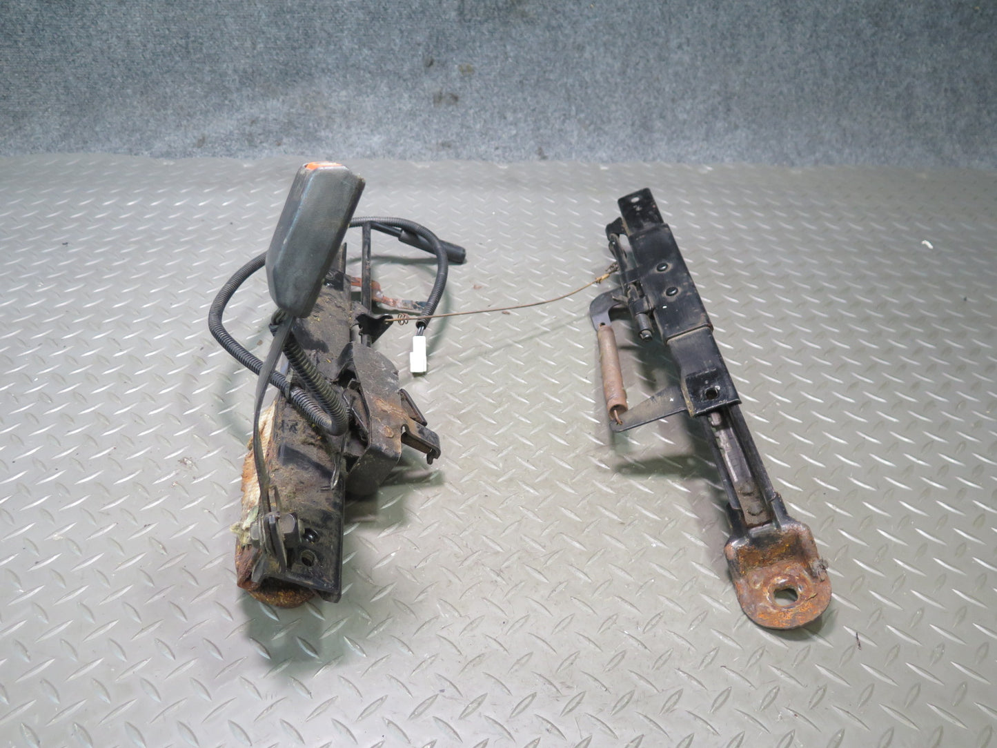 90-96 Nissan 300ZX Z32 2+2 Set of 2 Front Right Seat Manual Track Adjuster OEM
