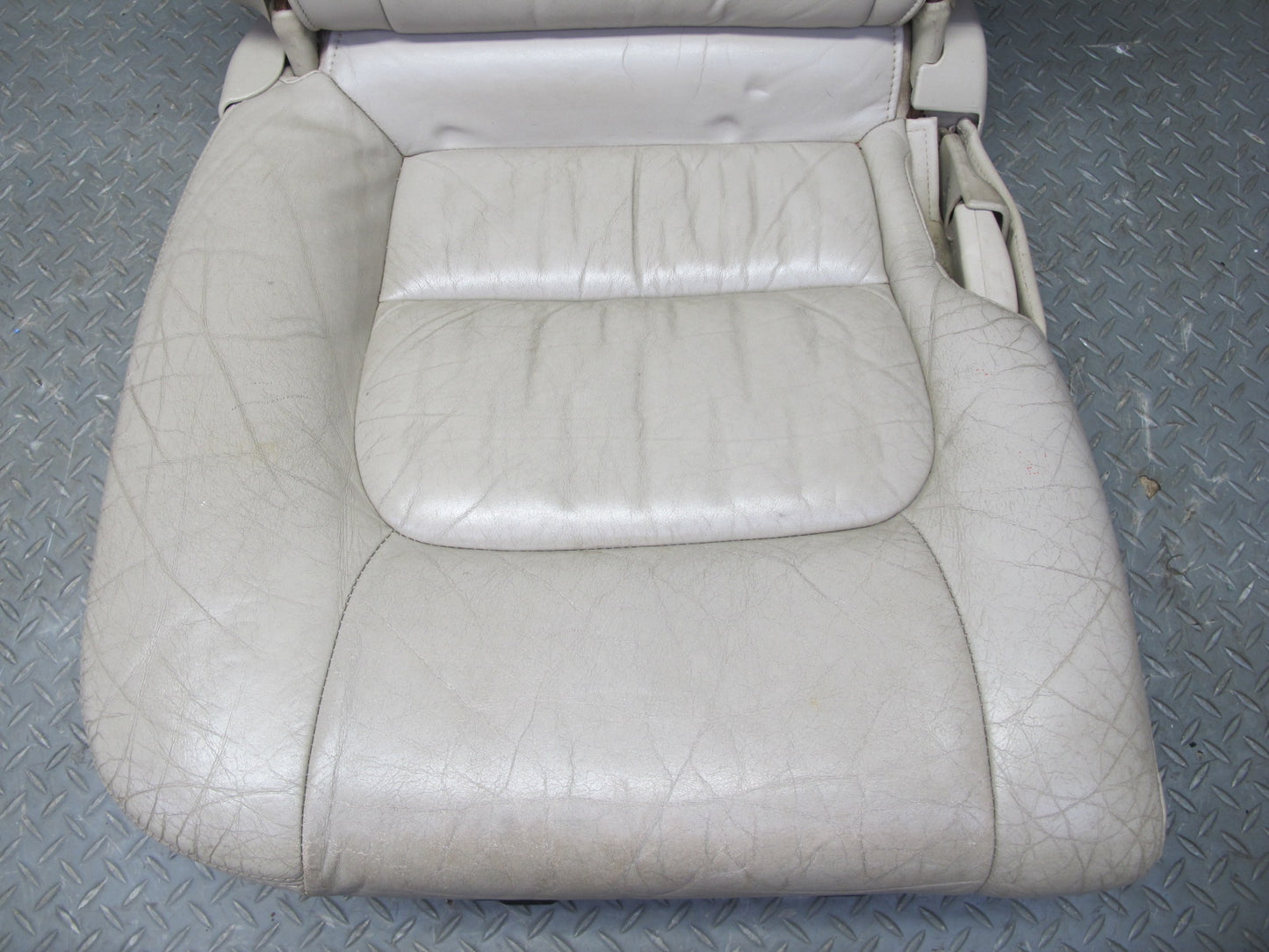 2003-2005 Lexus UZJ100L LX470 Rear Right Second 2ND ROW Leather Seat