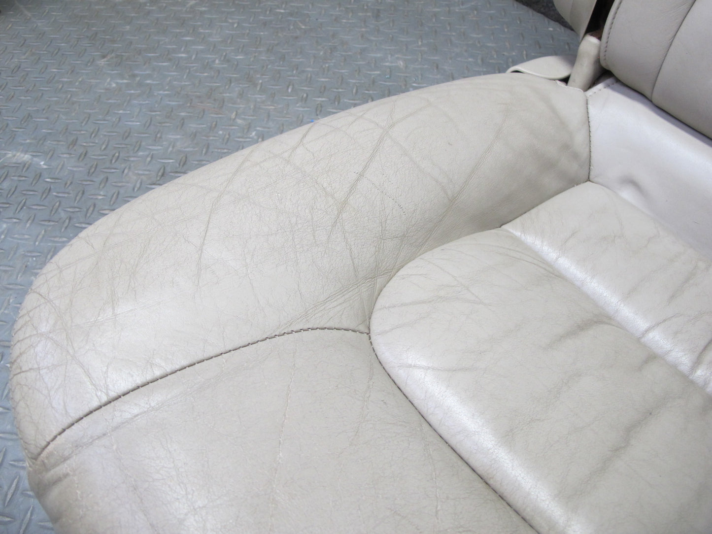 2003-2005 Lexus UZJ100L LX470 Rear Right Second 2ND ROW Leather Seat