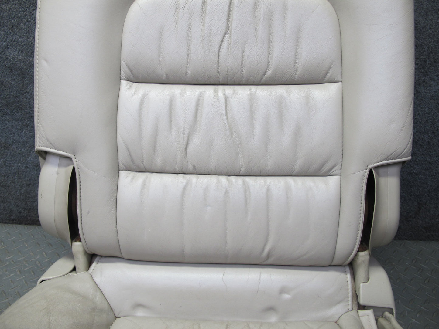 2003-2005 Lexus UZJ100L LX470 Rear Right Second 2ND ROW Leather Seat