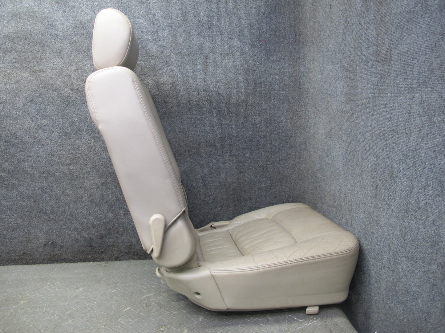 2003-2005 Lexus UZJ100L LX470 Rear Right Second 2ND ROW Leather Seat