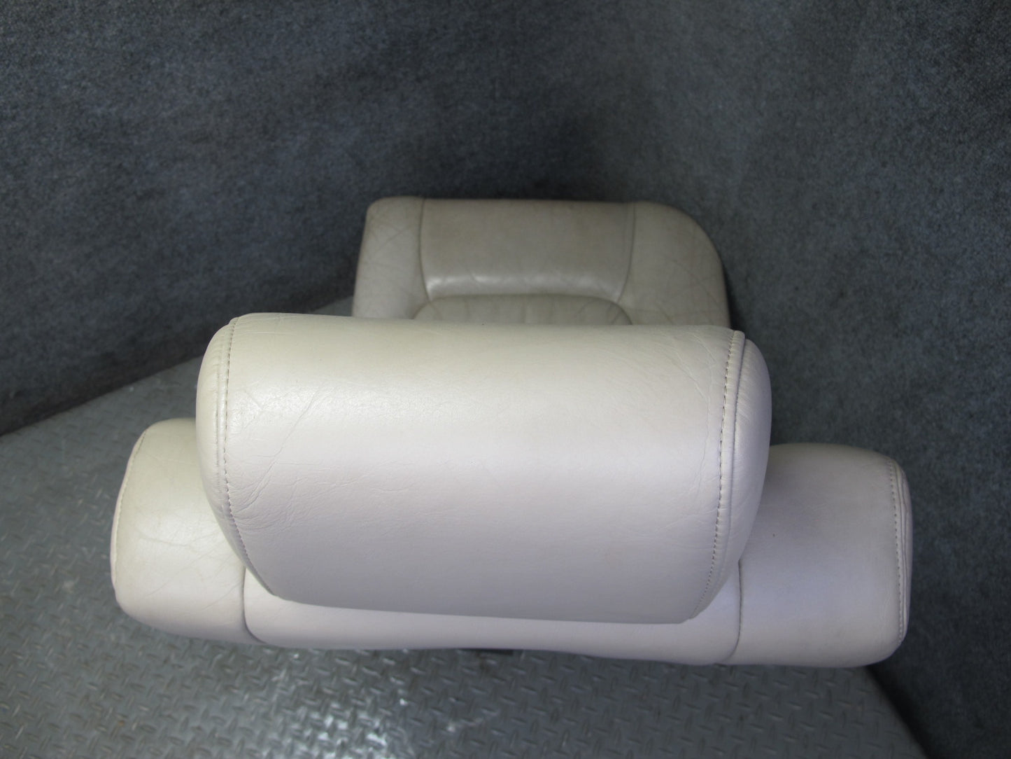 2003-2005 Lexus UZJ100L LX470 Rear Right Second 2ND ROW Leather Seat
