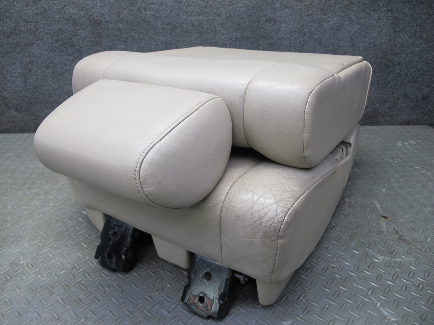 2003-2005 Lexus UZJ100L LX470 Rear Right Second 2ND ROW Leather Seat