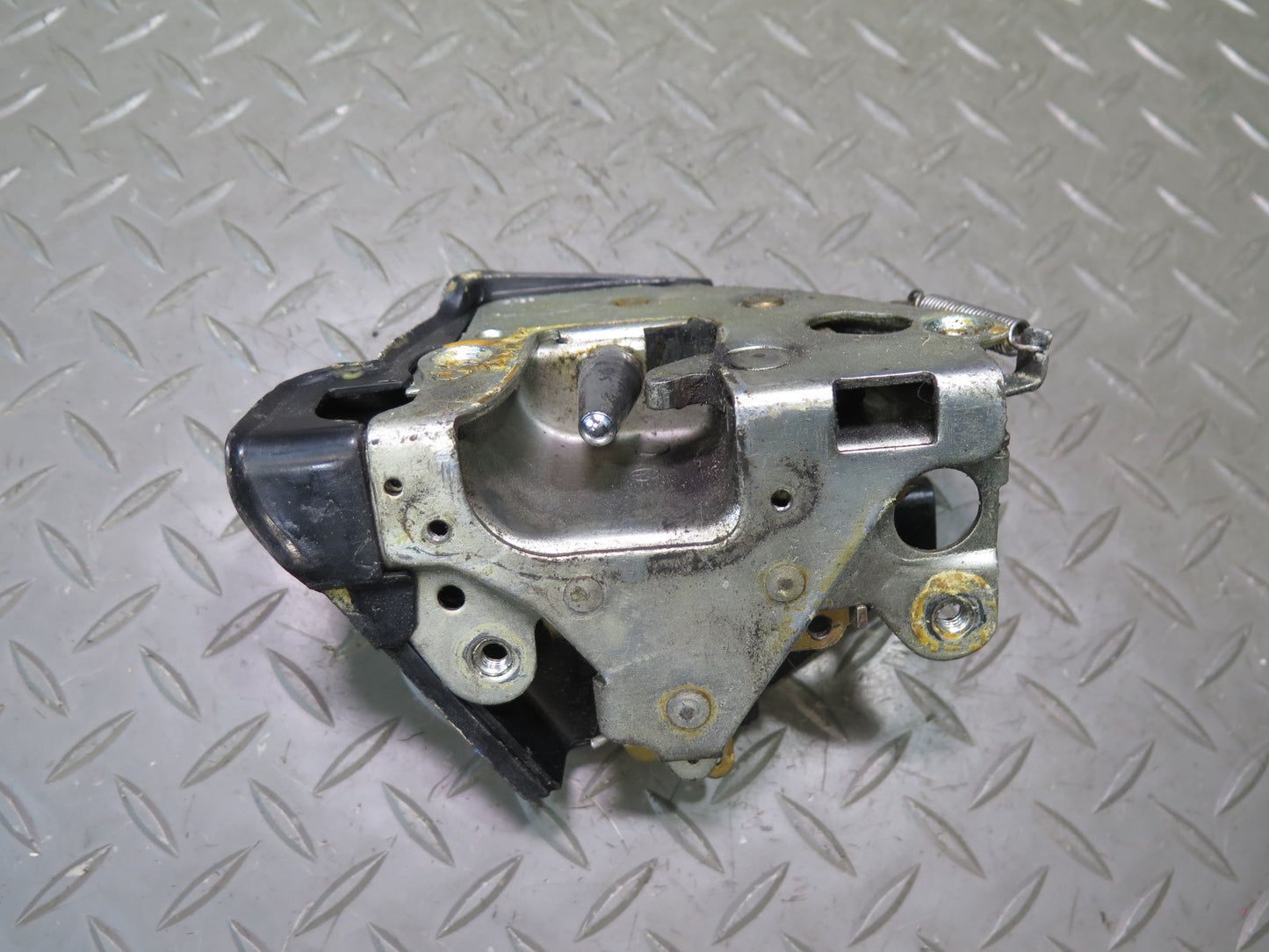 74-85 Mercedes W123 240D 300D Rear Right Door Lock Latch Actuator OEM