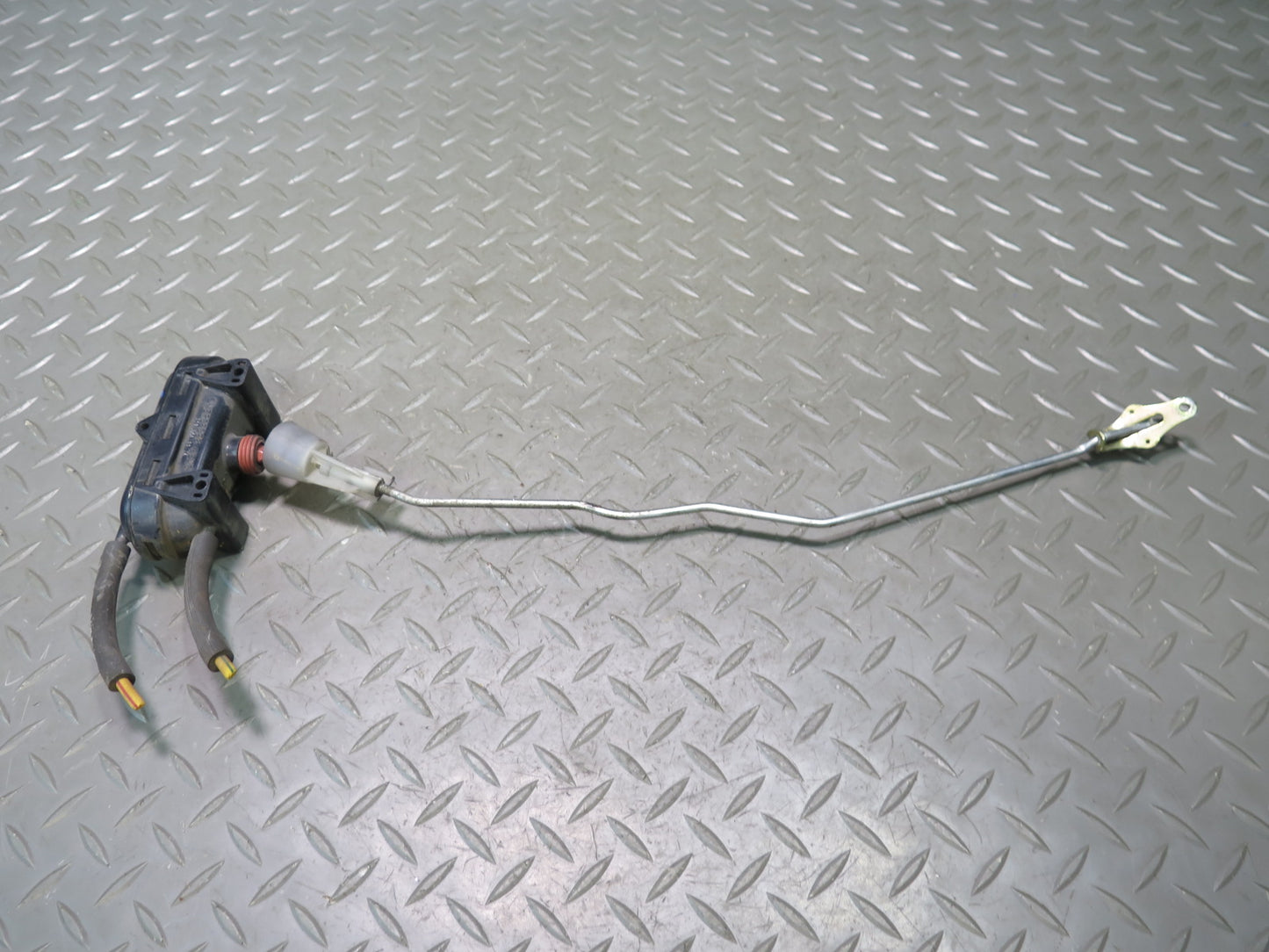 74-85 Mercedes W123 300D Rear Right Door Lock Vacuum Actuator OEM