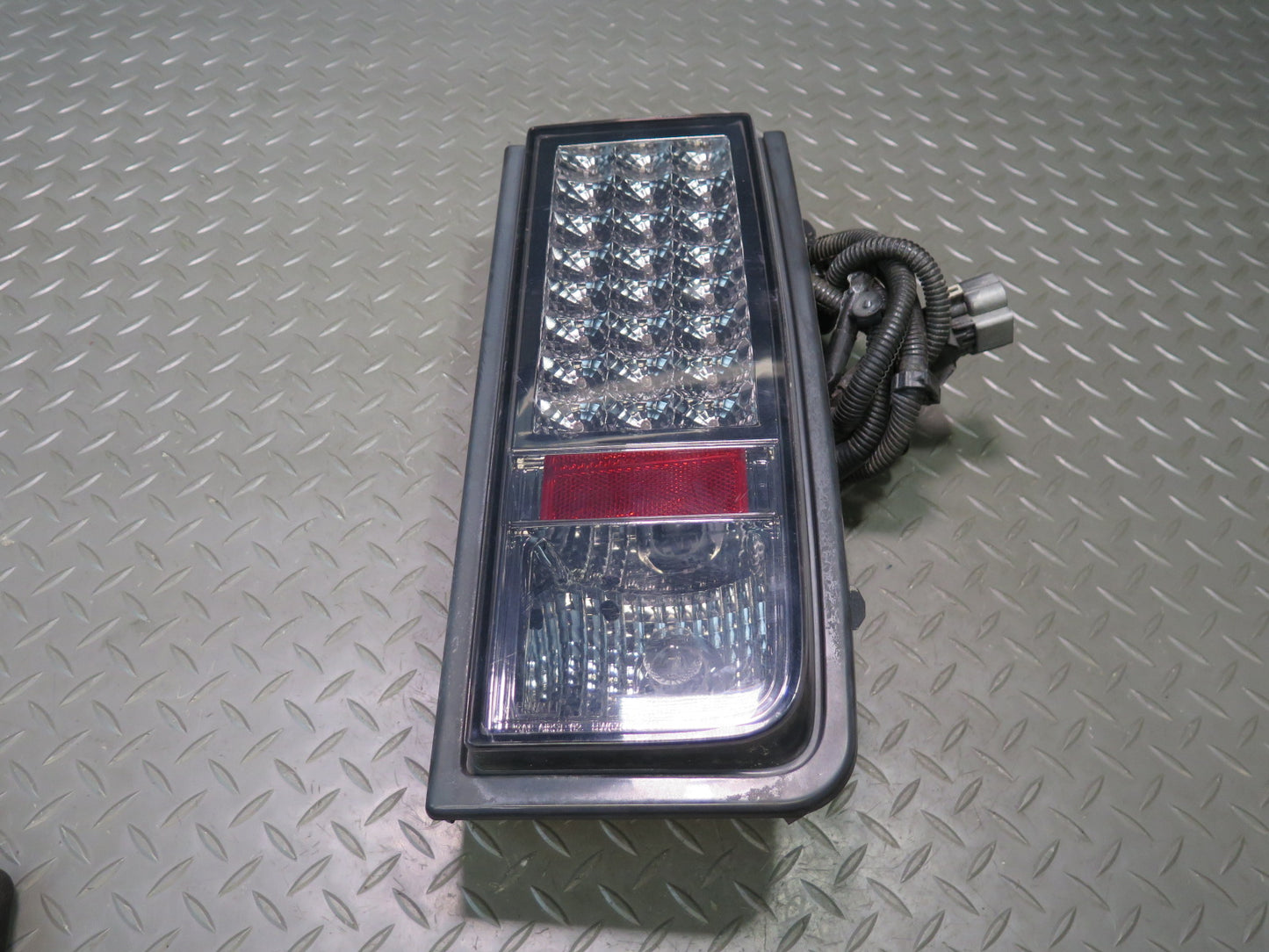 2005-2007 Hummer H2 Rear Right & Left Side Tail Light Lamp Set