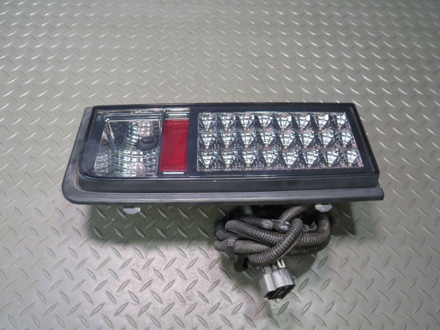 2005-2007 Hummer H2 Rear Right & Left Side Tail Light Lamp Set