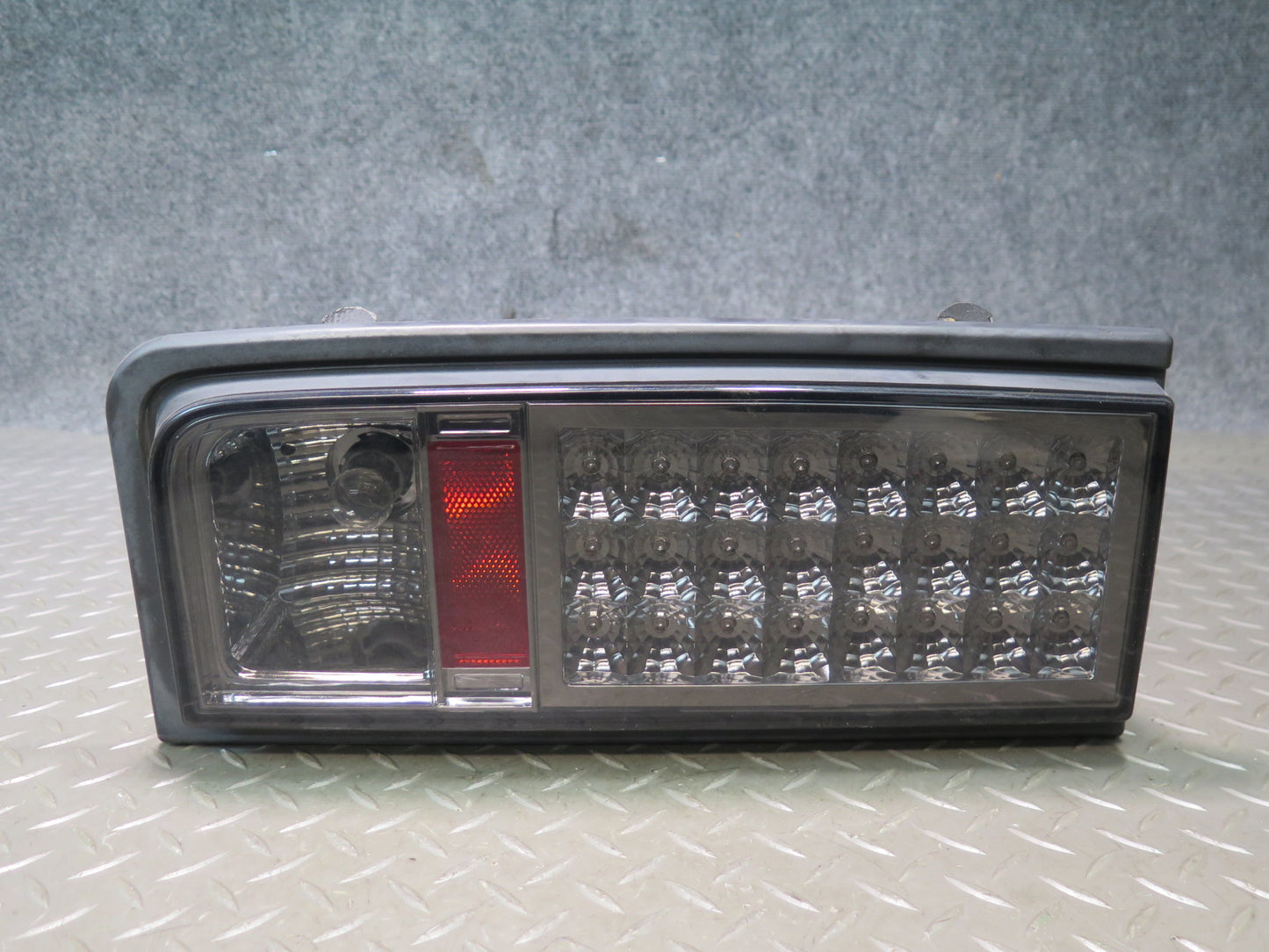2005-2007 Hummer H2 Rear Right & Left Side Tail Light Lamp Set