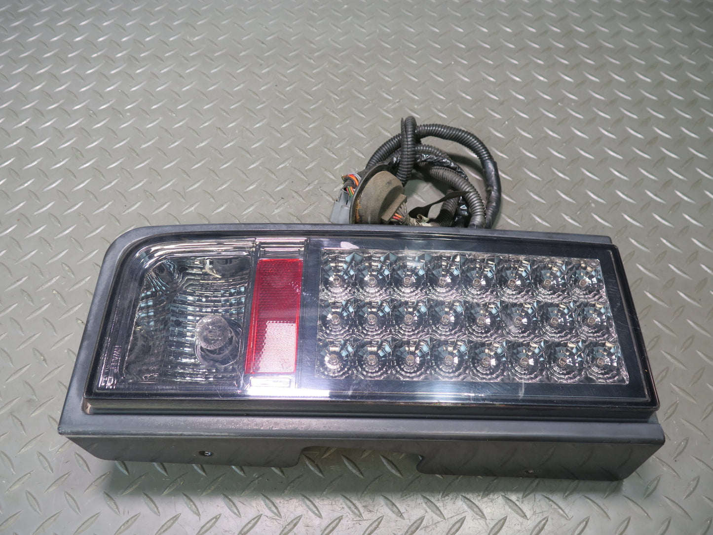 2005-2007 Hummer H2 Rear Right & Left Side Tail Light Lamp Set