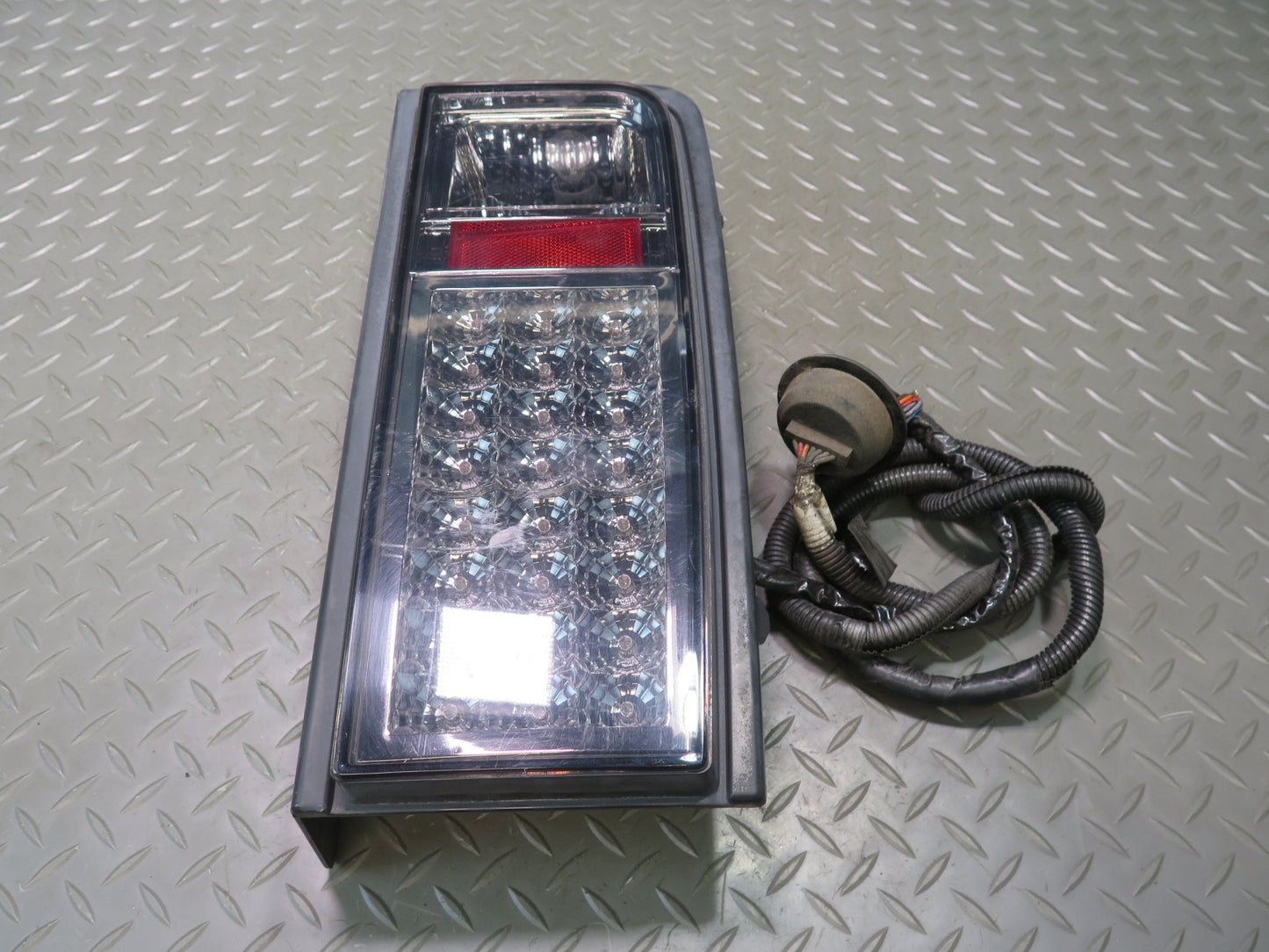 2005-2007 Hummer H2 Rear Right & Left Side Tail Light Lamp Set