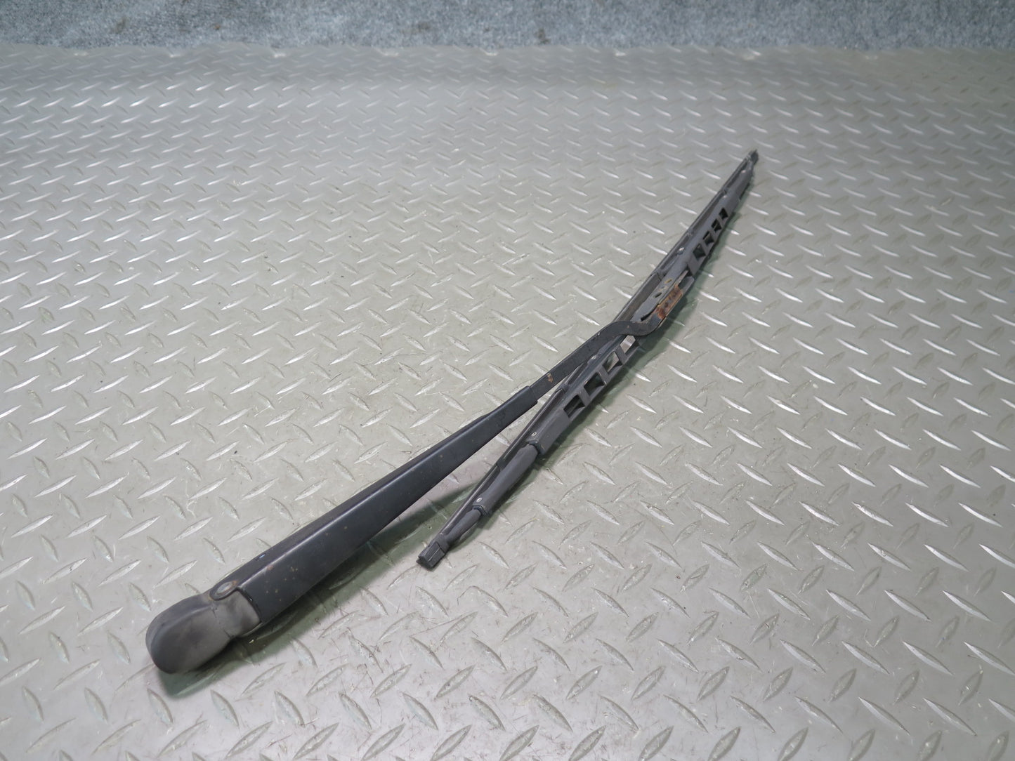 74-85 Mercedes W123 Set of 2 Front Left & Right Windshield Wiper Arm OEM