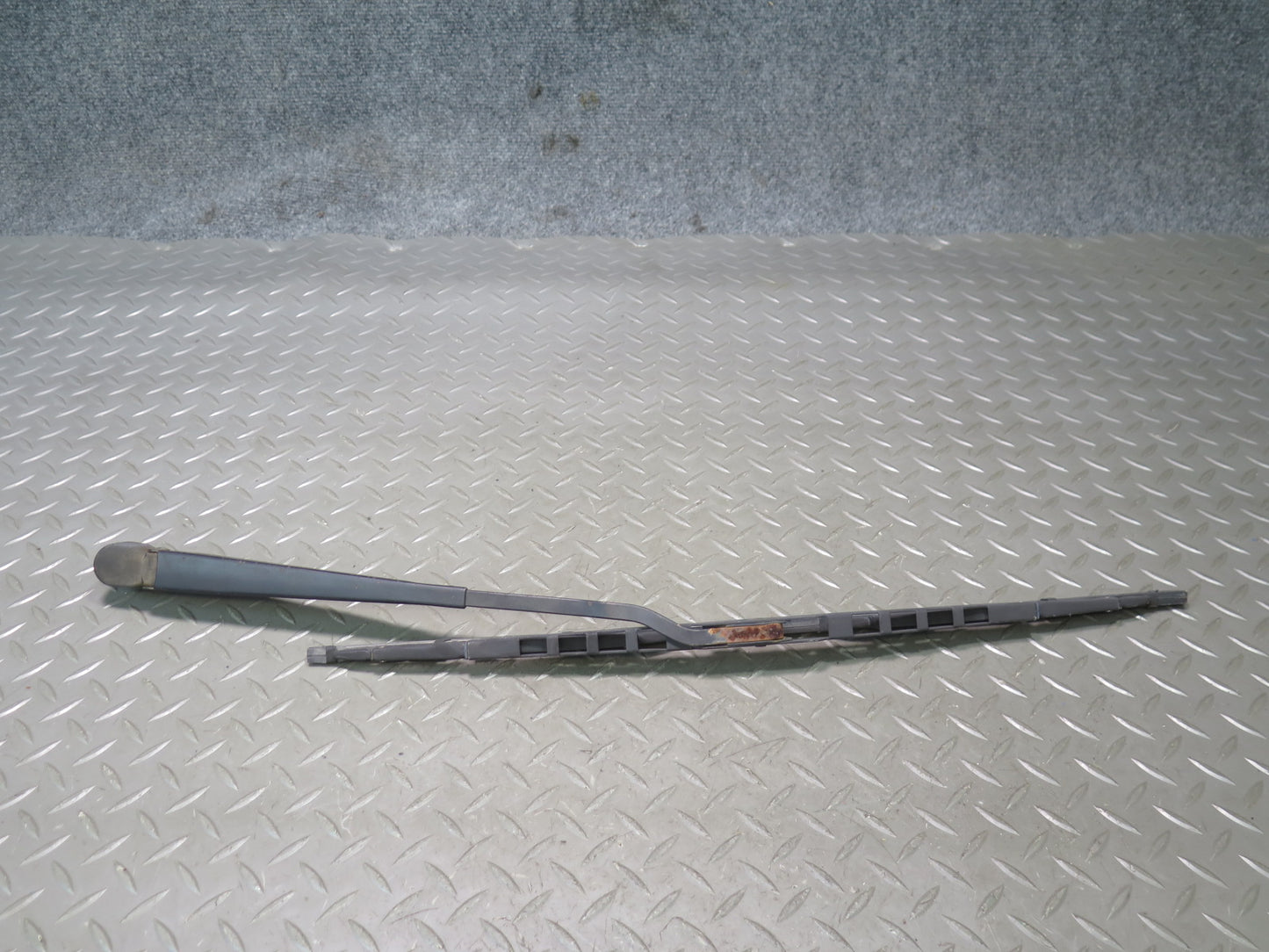 74-85 Mercedes W123 Set of 2 Front Left & Right Windshield Wiper Arm OEM