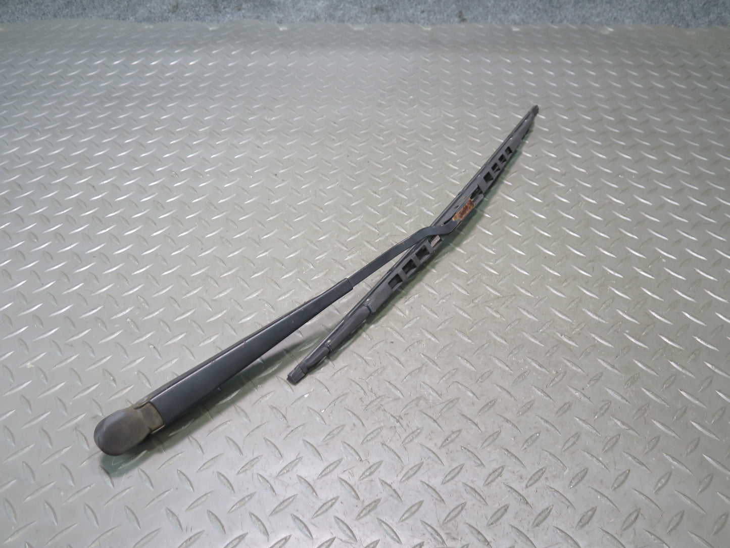 74-85 Mercedes W123 Set of 2 Front Left & Right Windshield Wiper Arm OEM