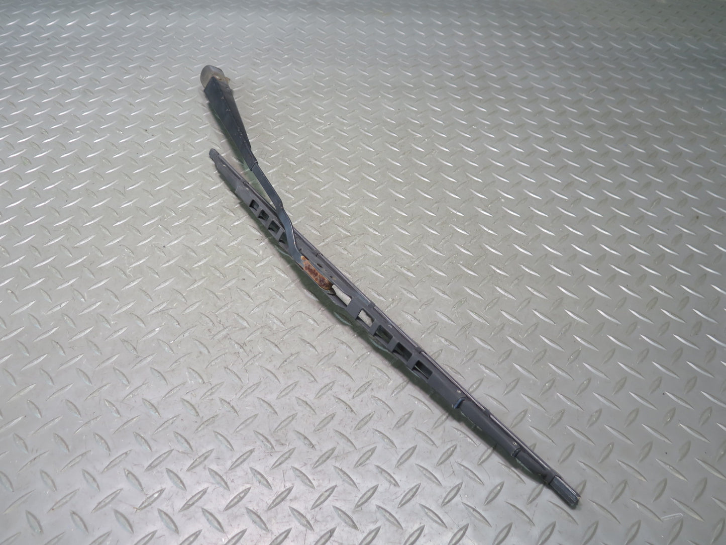 74-85 Mercedes W123 Set of 2 Front Left & Right Windshield Wiper Arm OEM