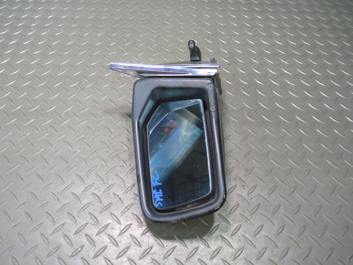 77-83 Mercedes W123 240D Front Left Door Exterior Side View Mirror OEM