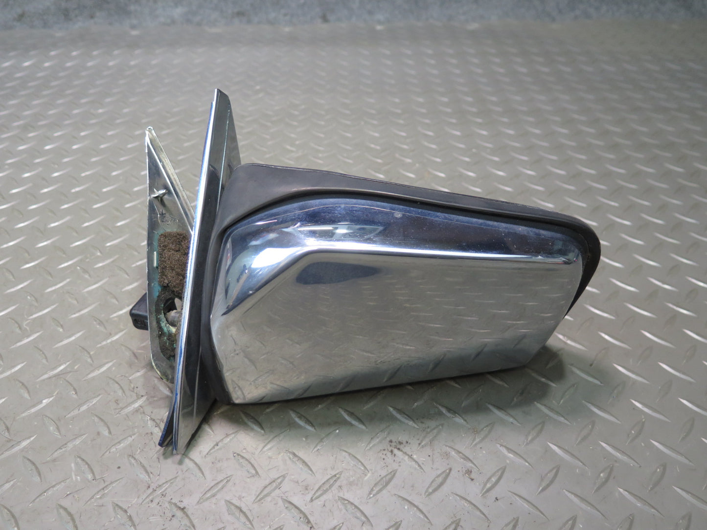 77-83 Mercedes W123 240D Front Left Door Exterior Side View Mirror OEM