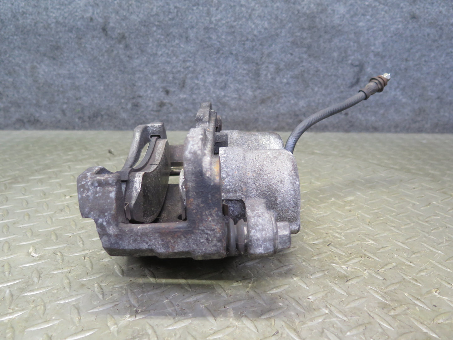 2003-2009 Hummer H2 AWD Rear Left & Right Side Brake Caliper Set of 2