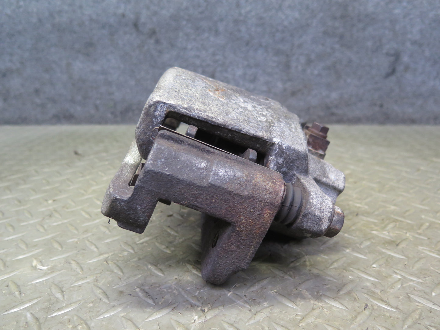 2003-2009 Hummer H2 AWD Rear Left & Right Side Brake Caliper Set of 2