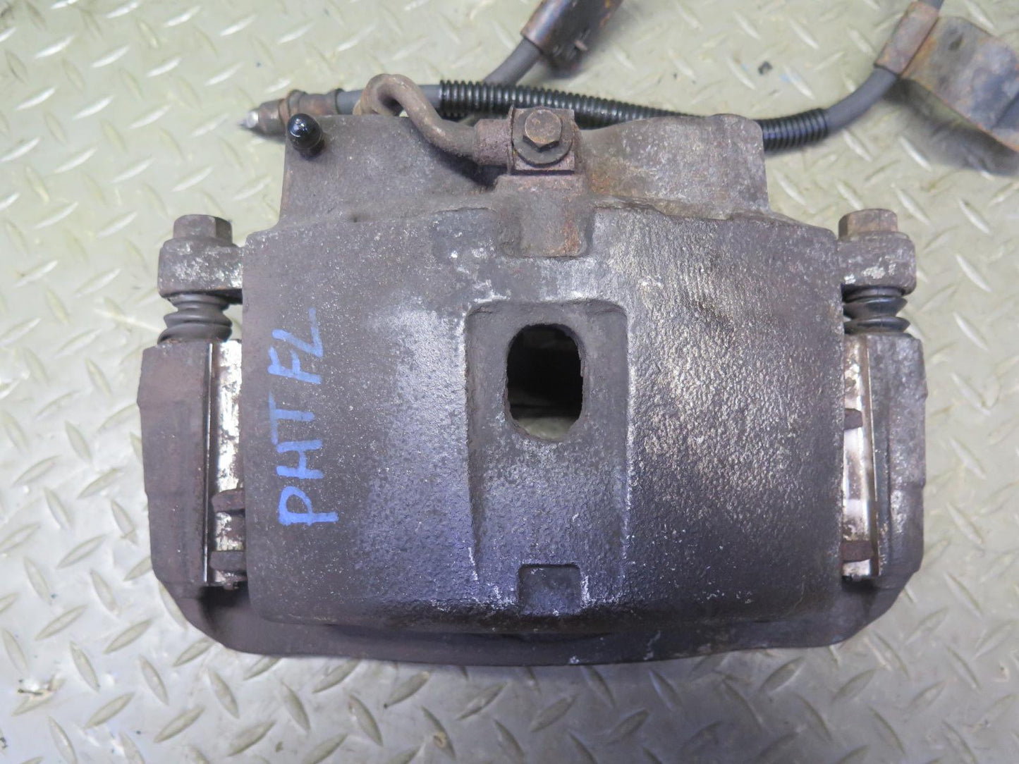 2003-2009 Hummer H2 AWD Front Left & Right Side Brake Caliper Set of 2