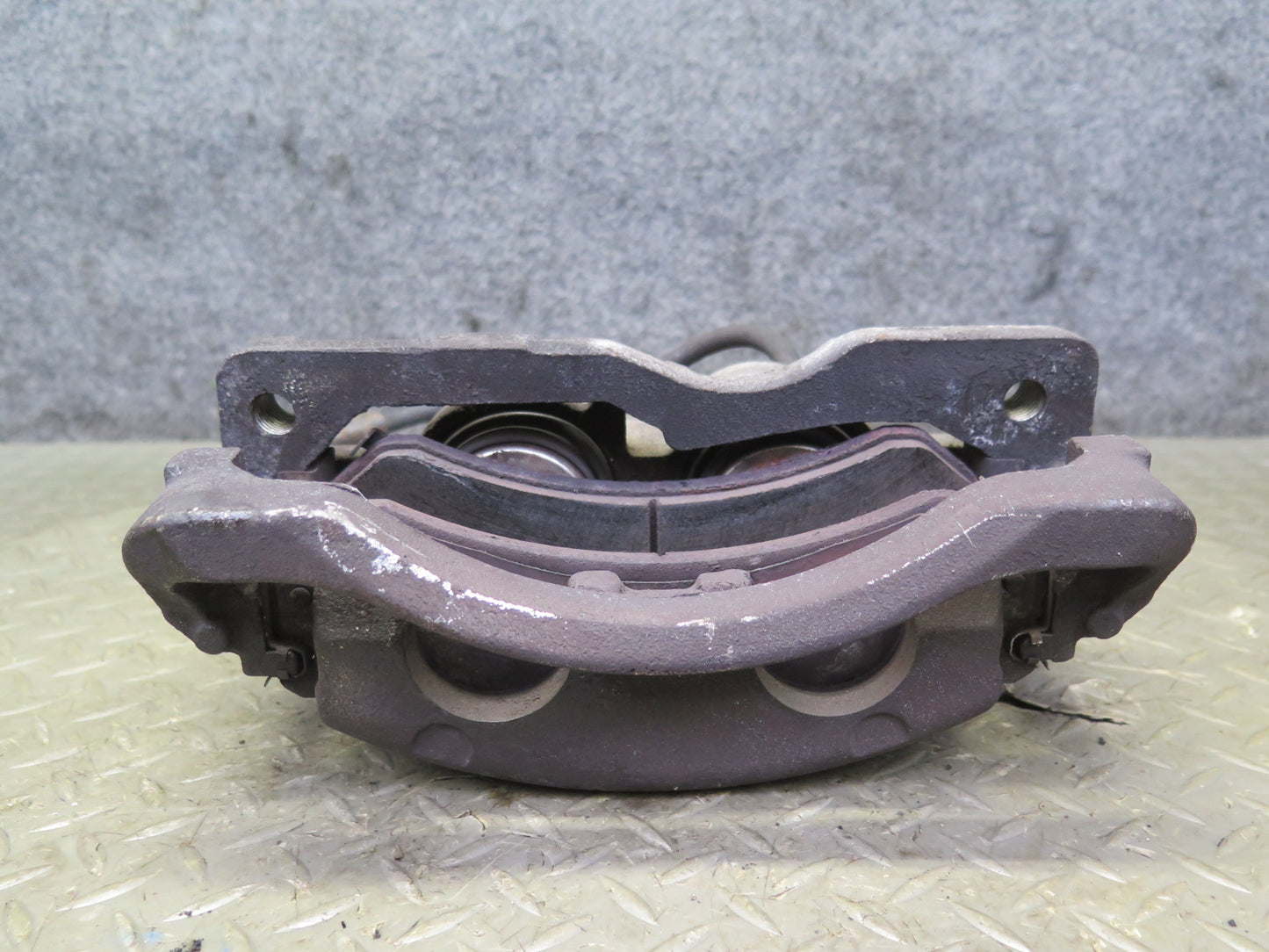 2003-2009 Hummer H2 AWD Front Left & Right Side Brake Caliper Set of 2