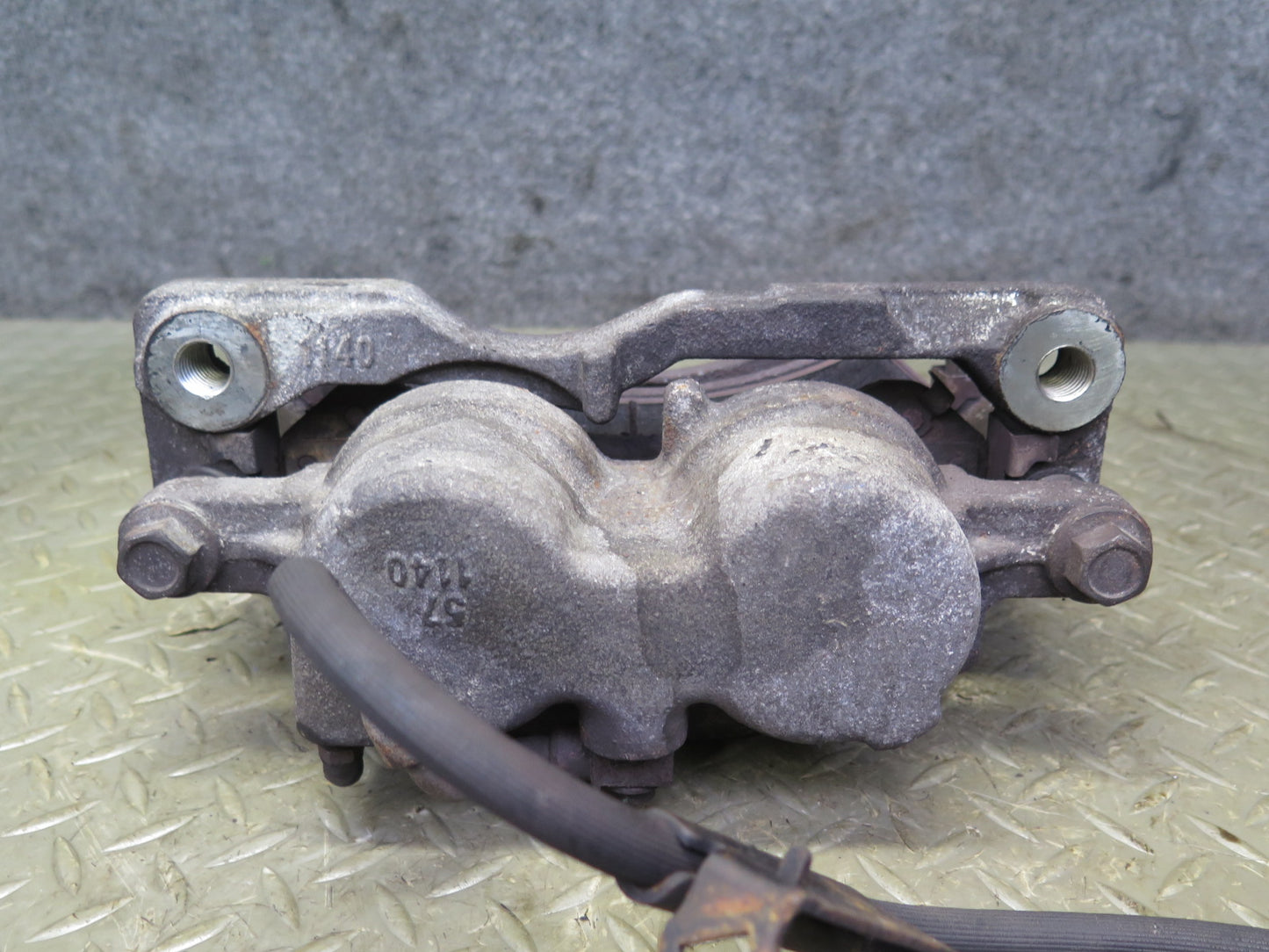 2003-2009 Hummer H2 AWD Front Left & Right Side Brake Caliper Set of 2