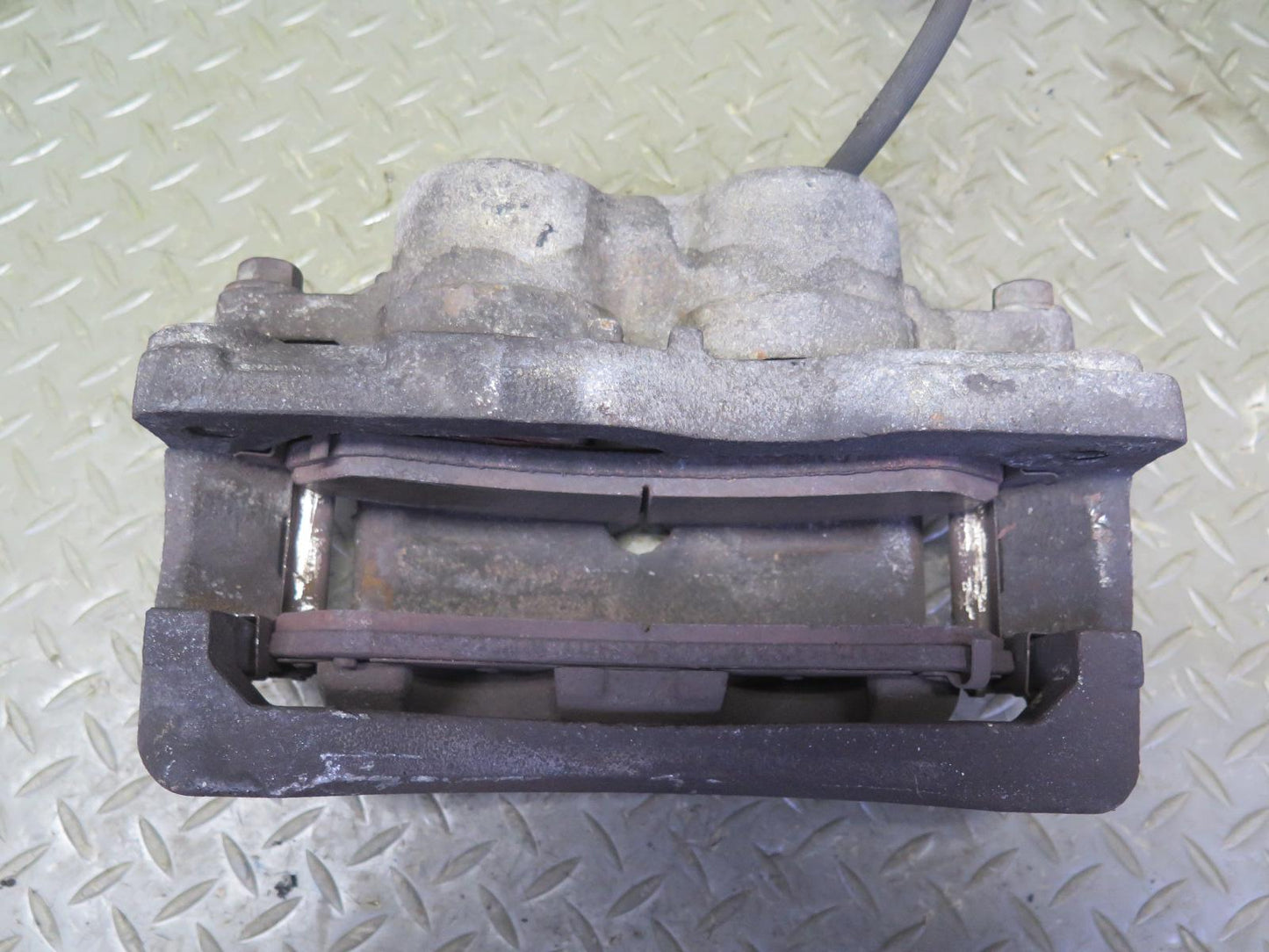 2003-2009 Hummer H2 AWD Front Left & Right Side Brake Caliper Set of 2