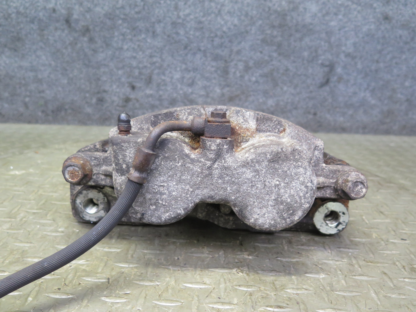 2003-2009 Hummer H2 AWD Front Left & Right Side Brake Caliper Set of 2